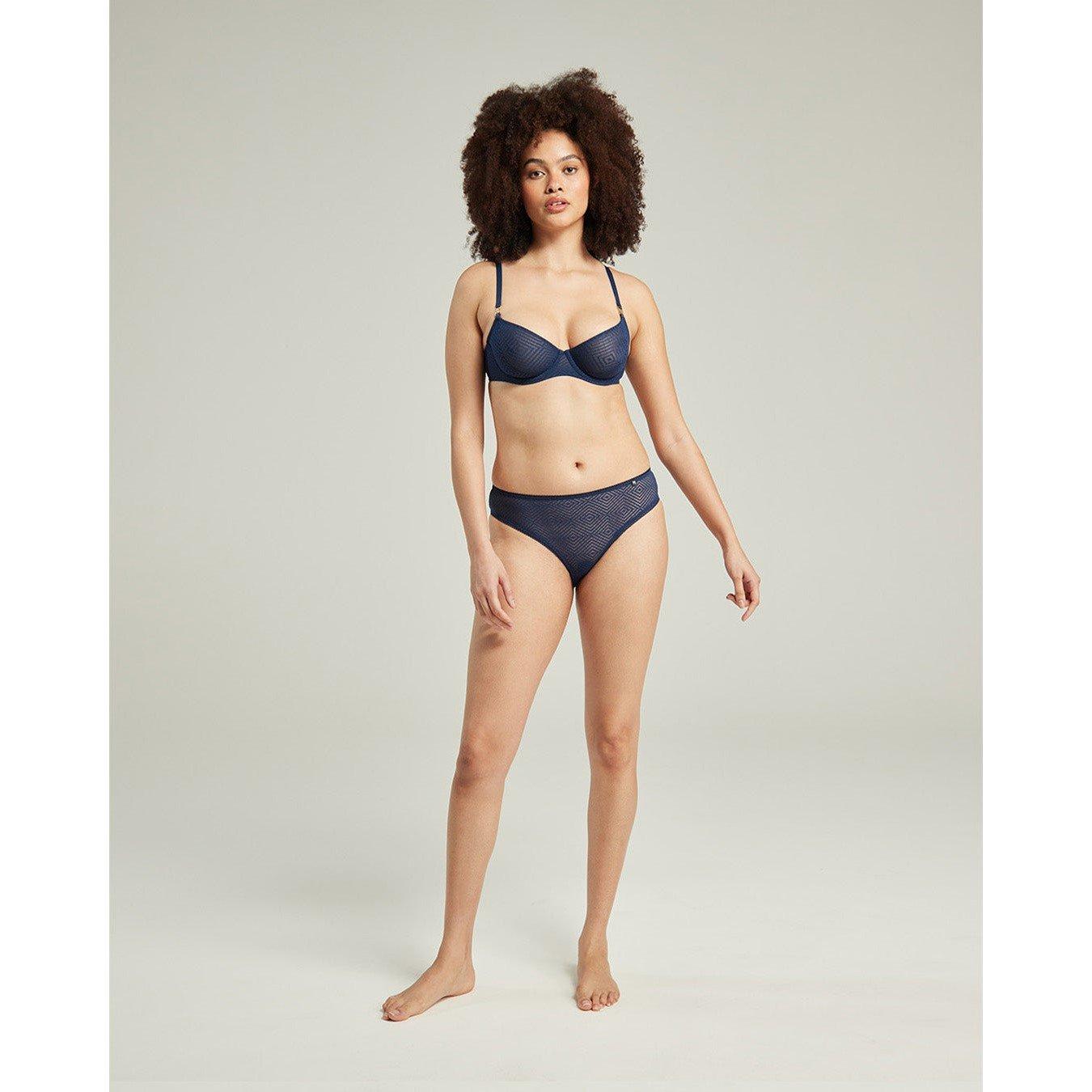 THE HIGH LEG SHEER DECO