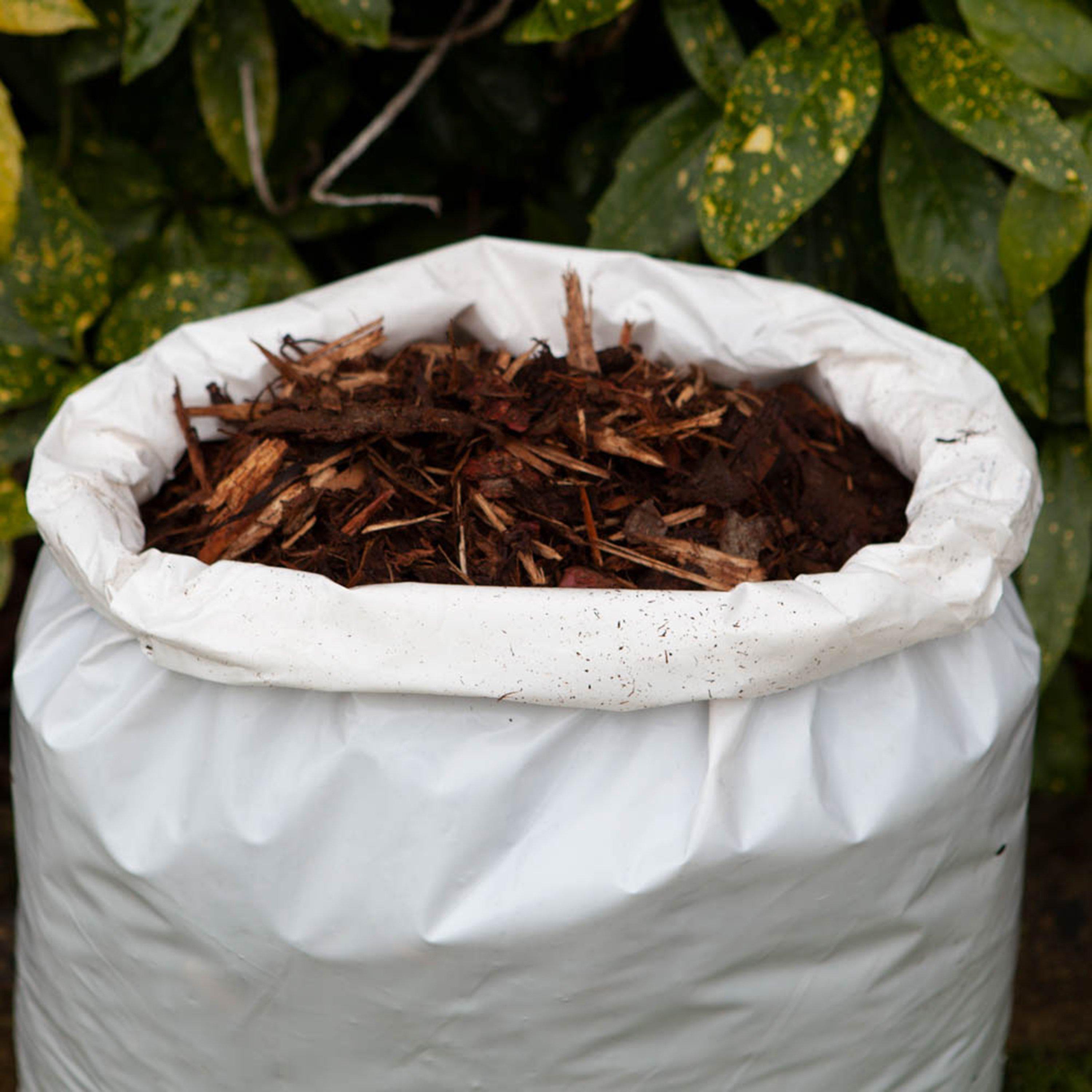 Brown - YouGarden - Ornamental Spruce Bark Mulch  XL 70 litres - 1