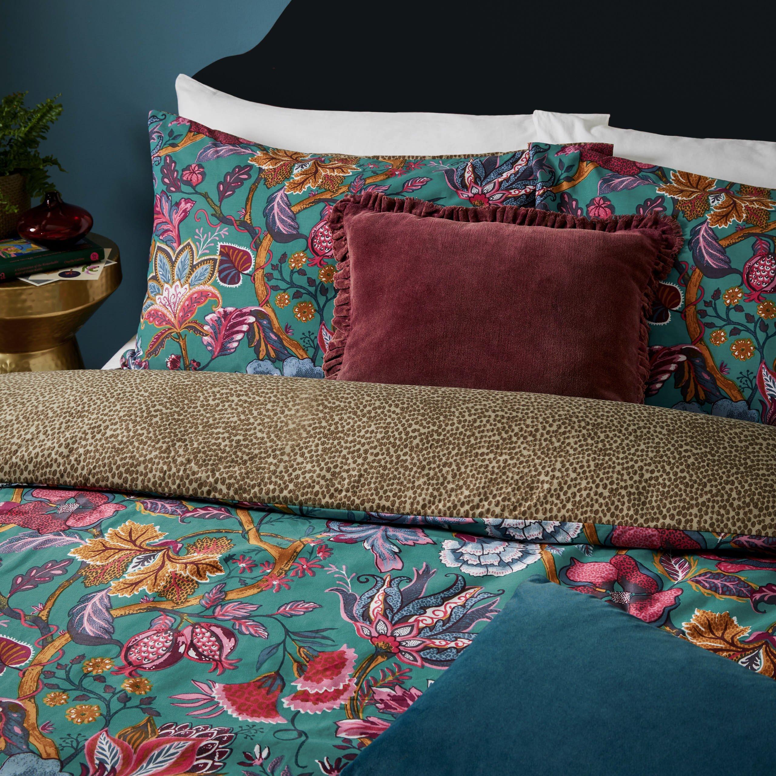 Cerise - Wylder - Viranai Exotic Floral Duvet Set - 2