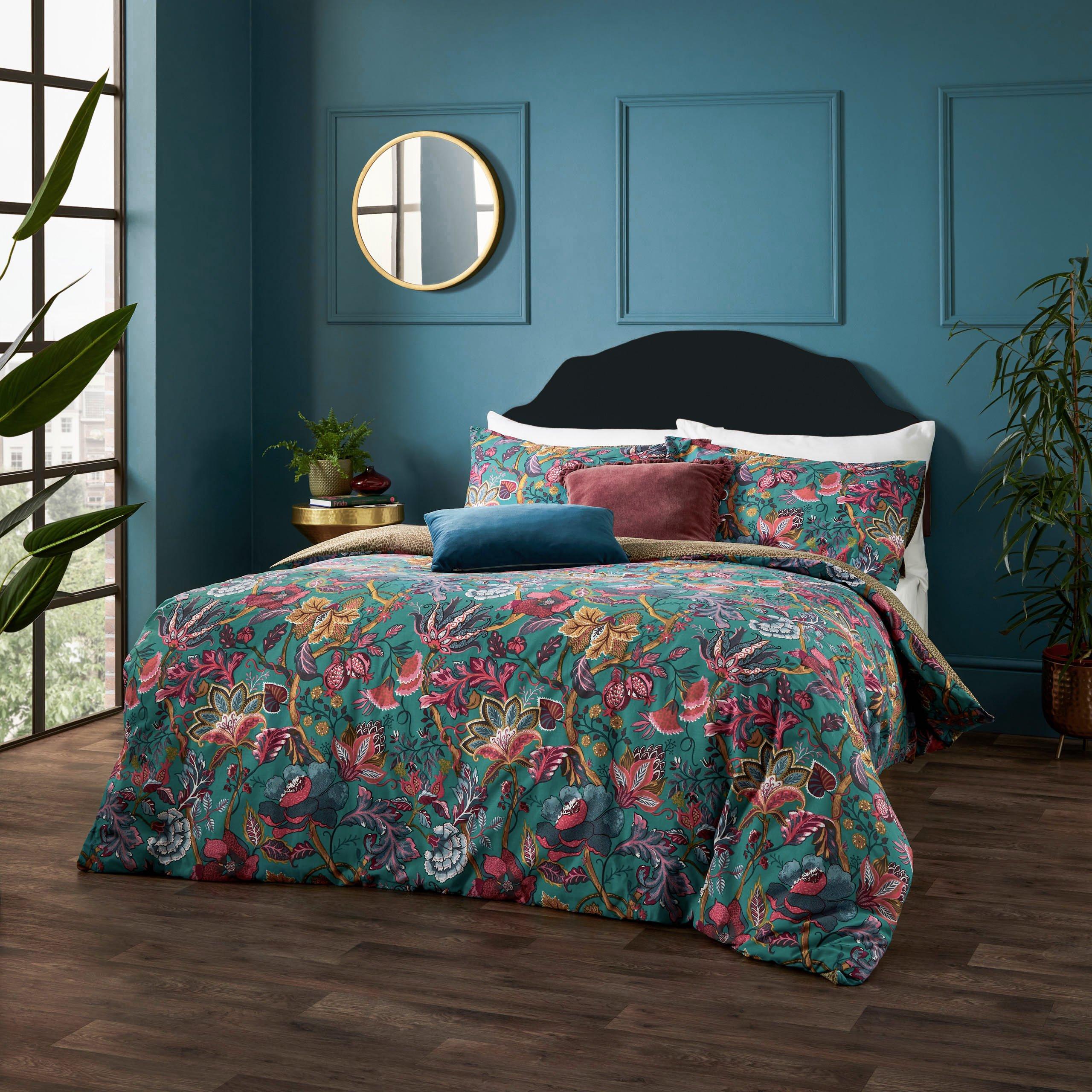 Viranai Exotic Floral Duvet Set