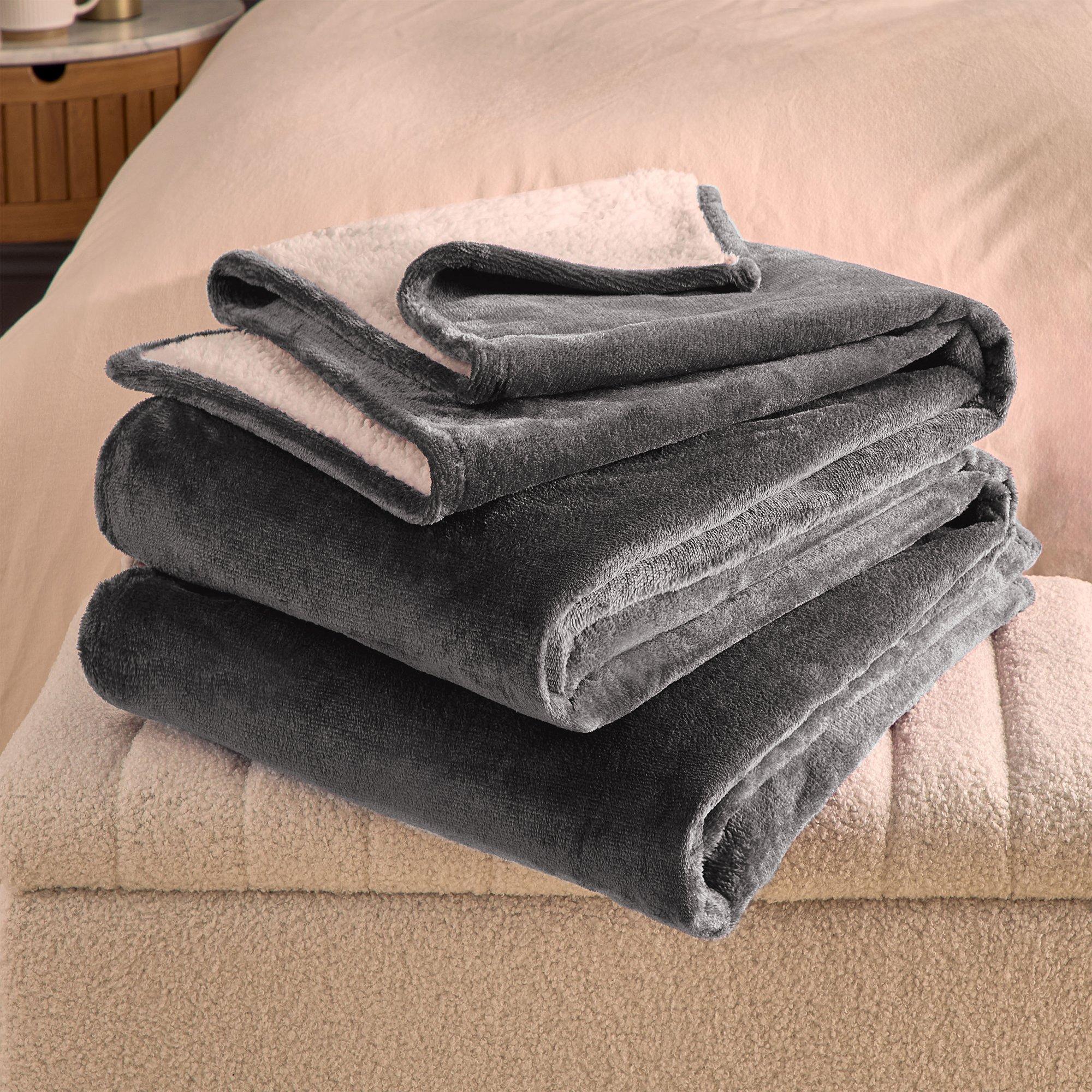 Grey - Silentnight - Heat Genie Self Heating Giant Blanket - 1