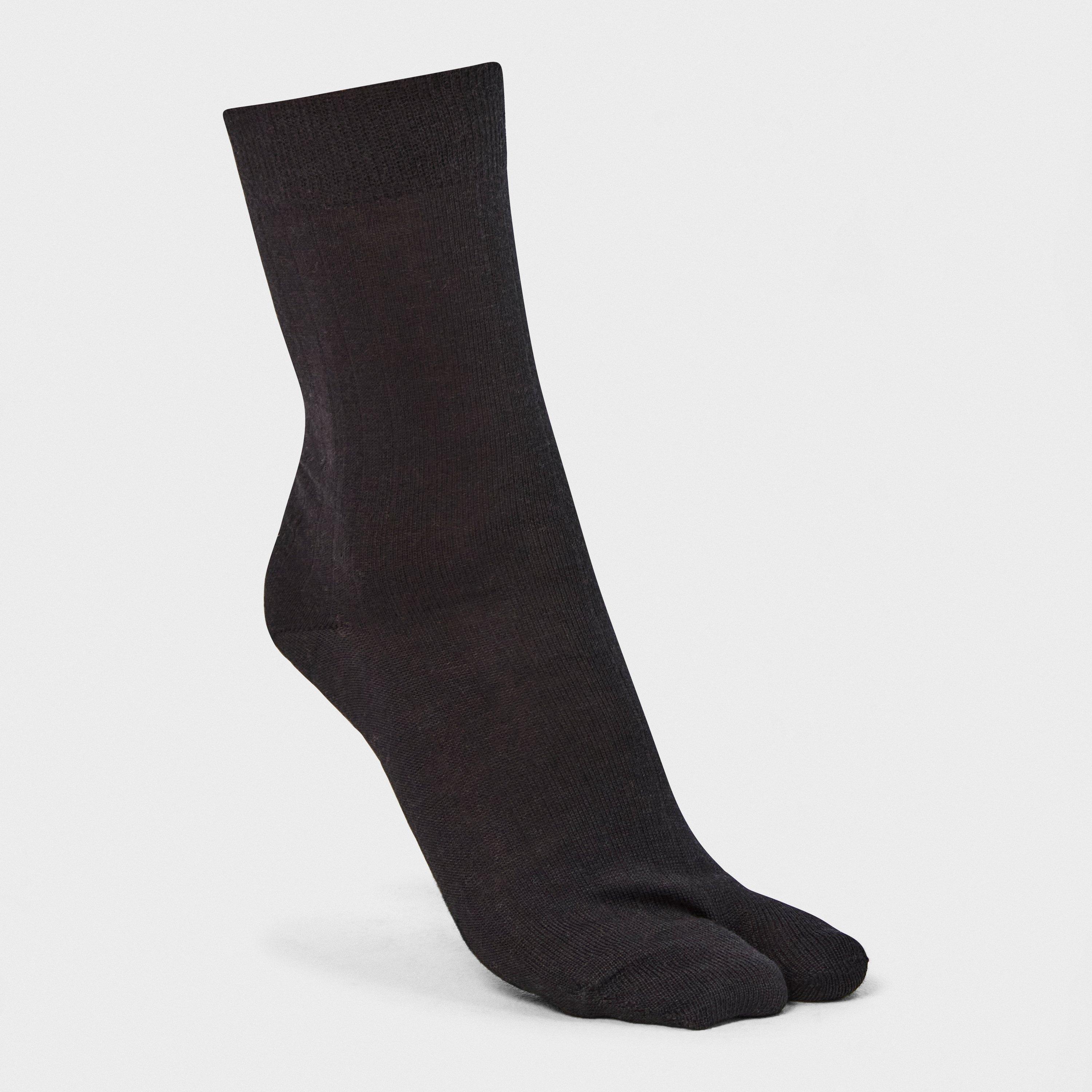Maison Margiela Women's Tabi Split-Toe Fine Knit Ankle Socks - Black - Large