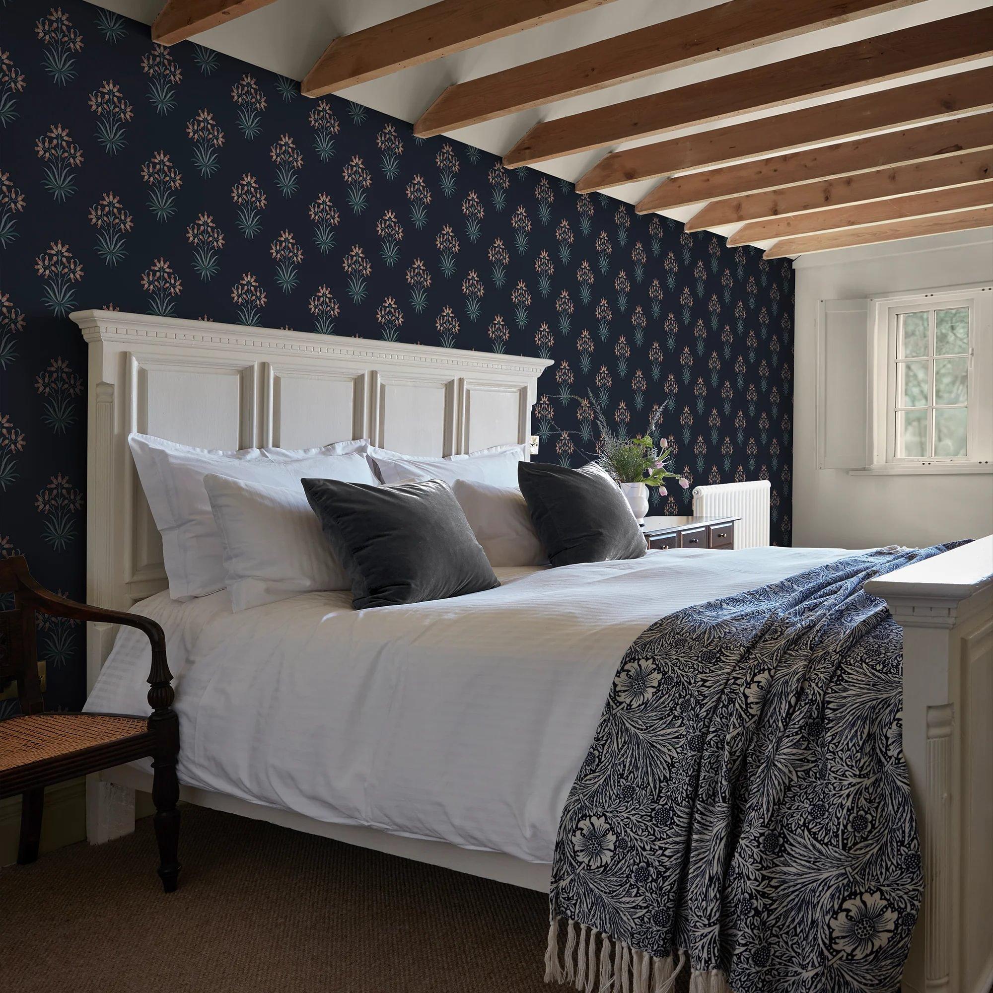 Blue - William Morris - Hyacinth Flower Midnight Wallpaper - 2