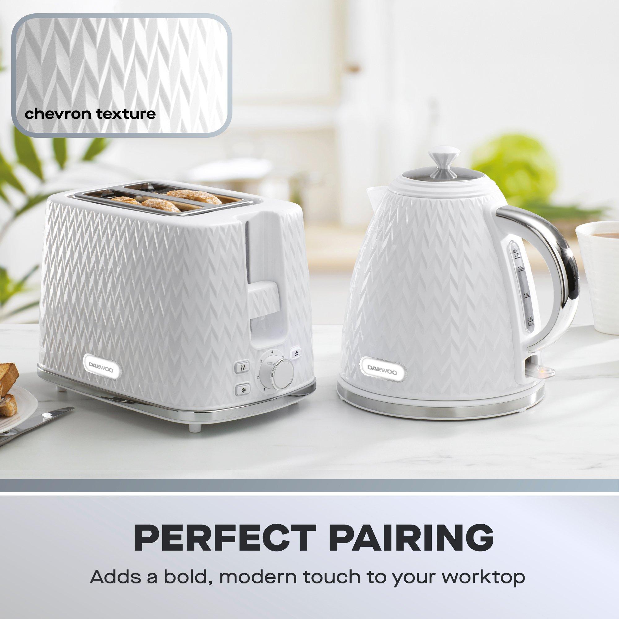 White - Daewoo Electricals - White Argyle Kettle & 2 Slice Toaster Set - 3