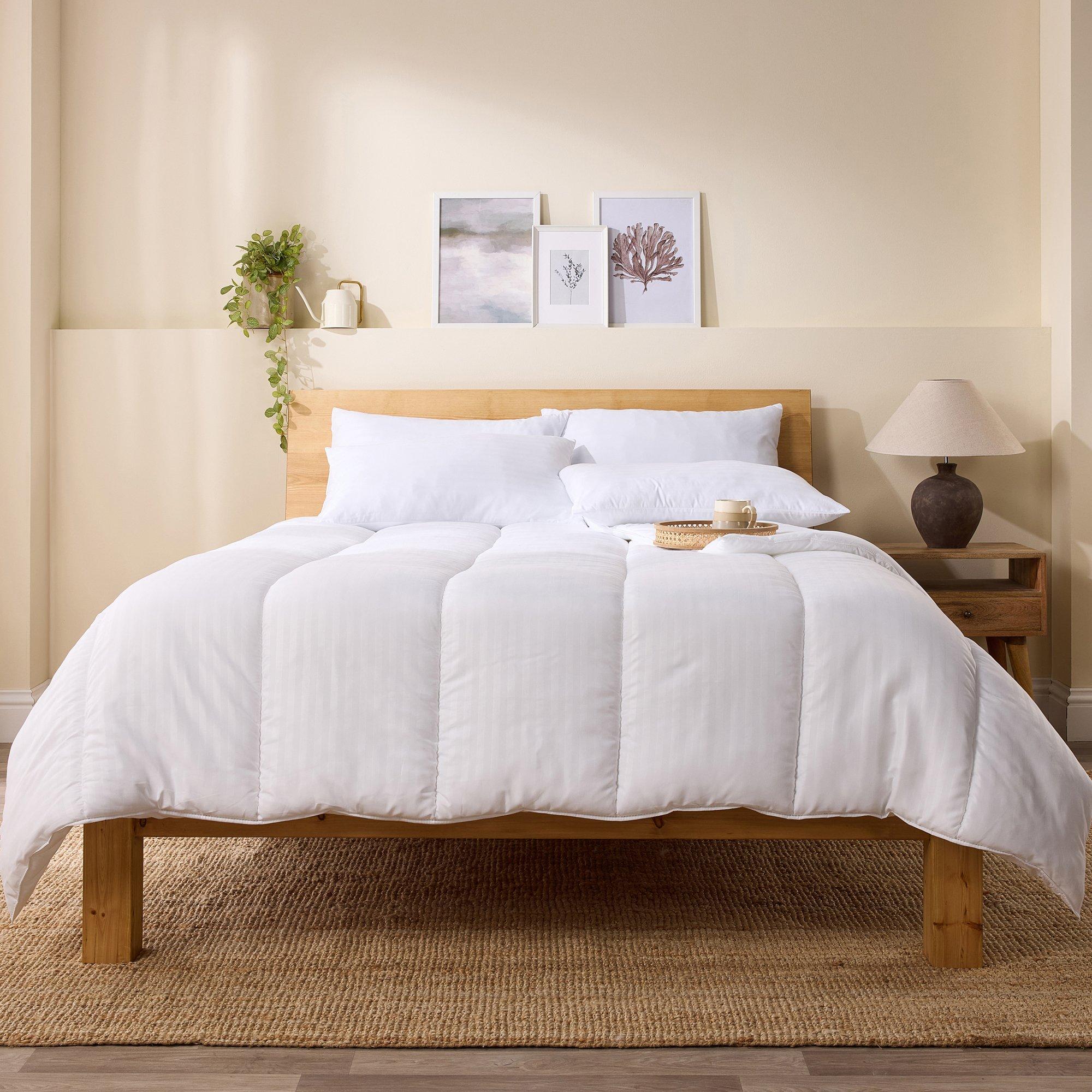 Snuggledown  Scandinavian Classic Soft Touch 13.5 Tog Duvet - White - Single