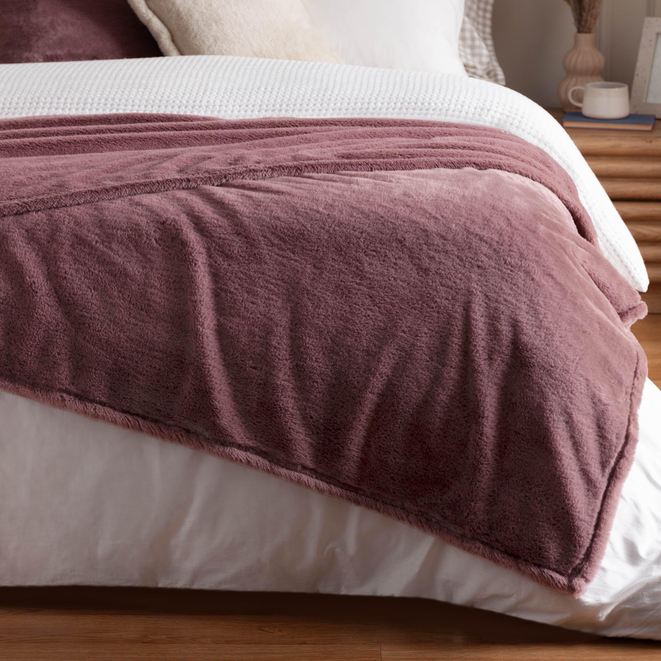 Mulberry - Furn - Kallu Double-Sided Faux-Fur Throw - 4