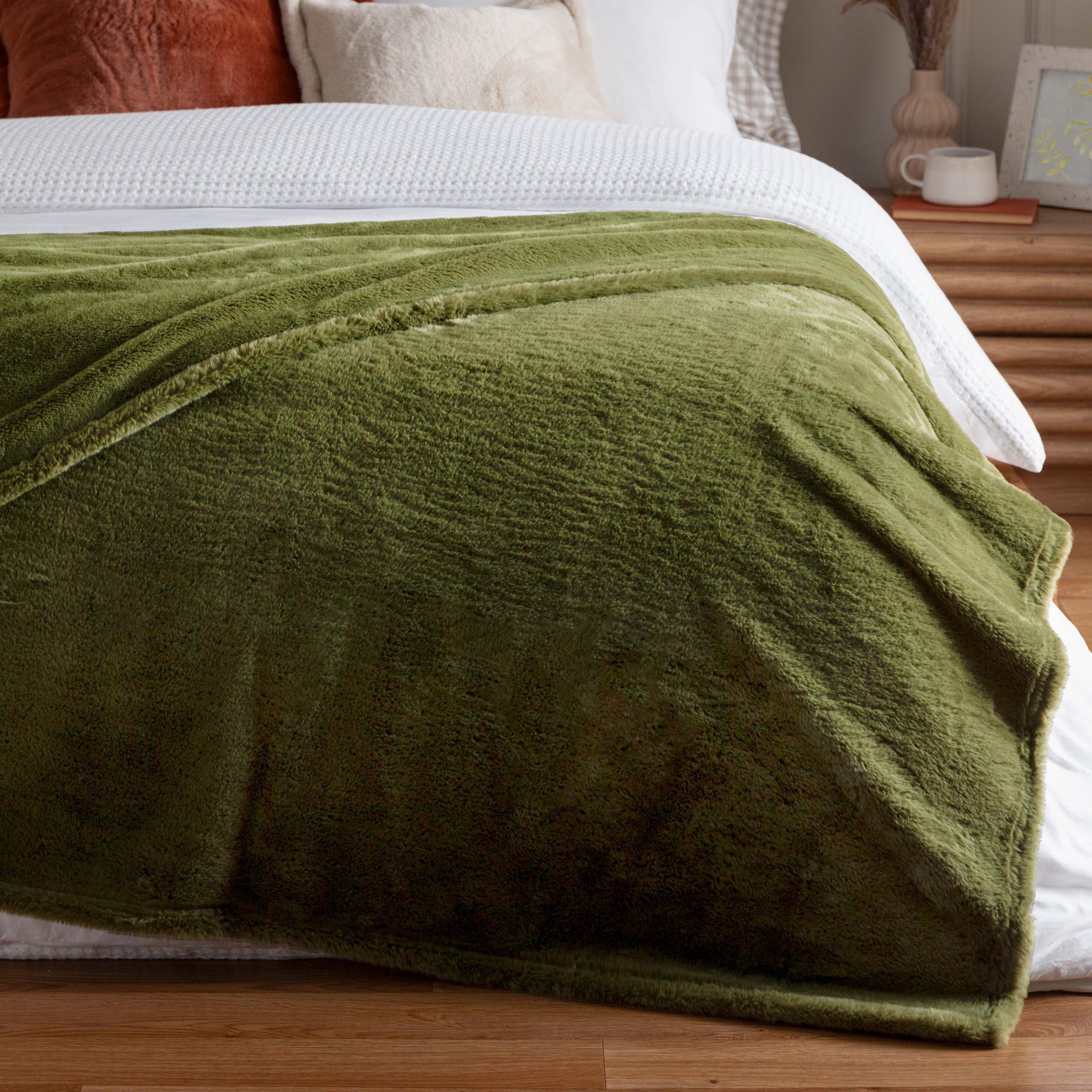 Olive - Furn - Kallu Double-Sided Faux-Fur Throw - 5