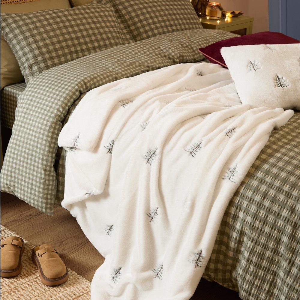 Ecru - Furn - Winter Pines Fleece Throw - 1