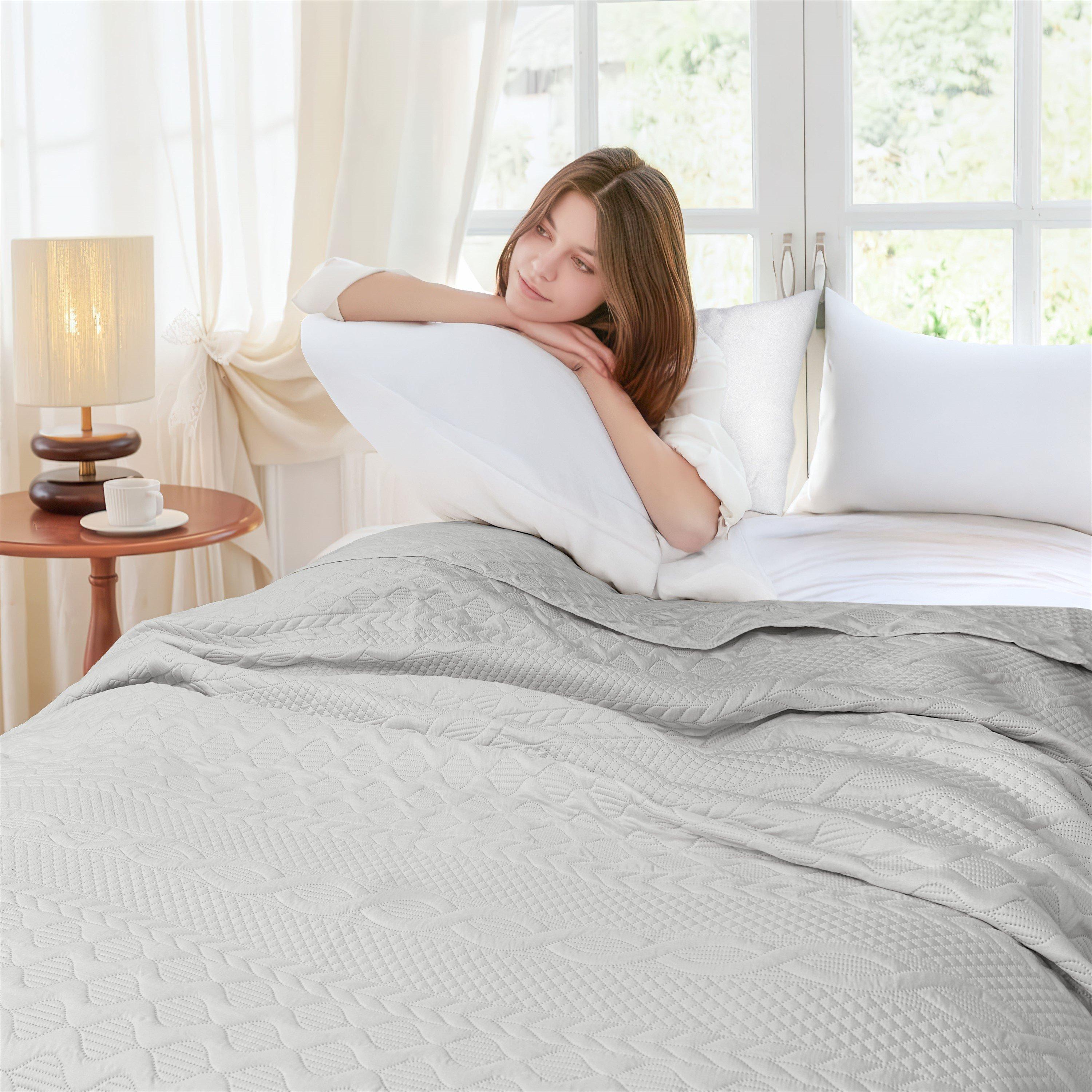 Silver - Emma Barclay - Aran - Plush Seersucker Bedspread Set - 3
