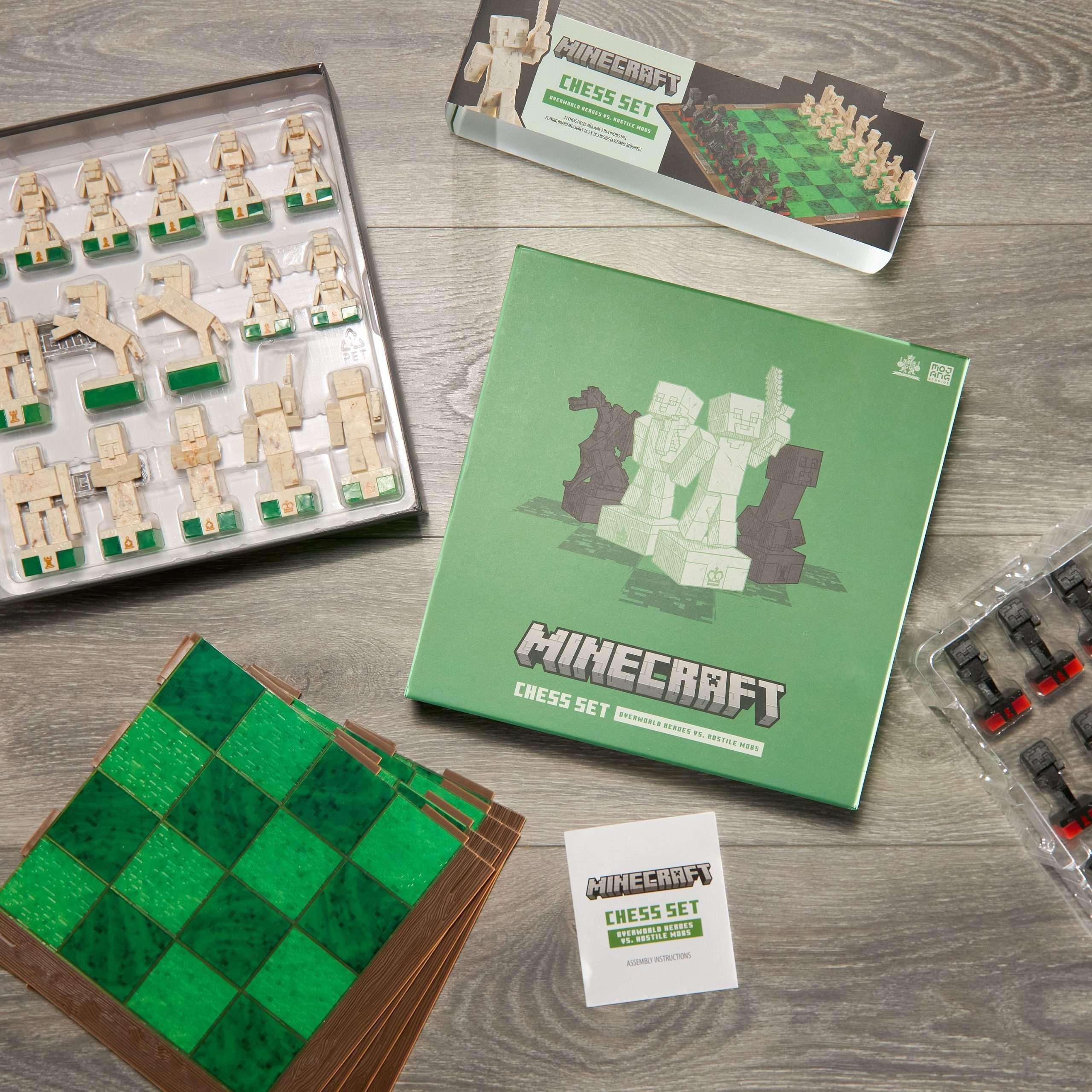 Green - The Noble Collection - Minecraft Chess Set - 2