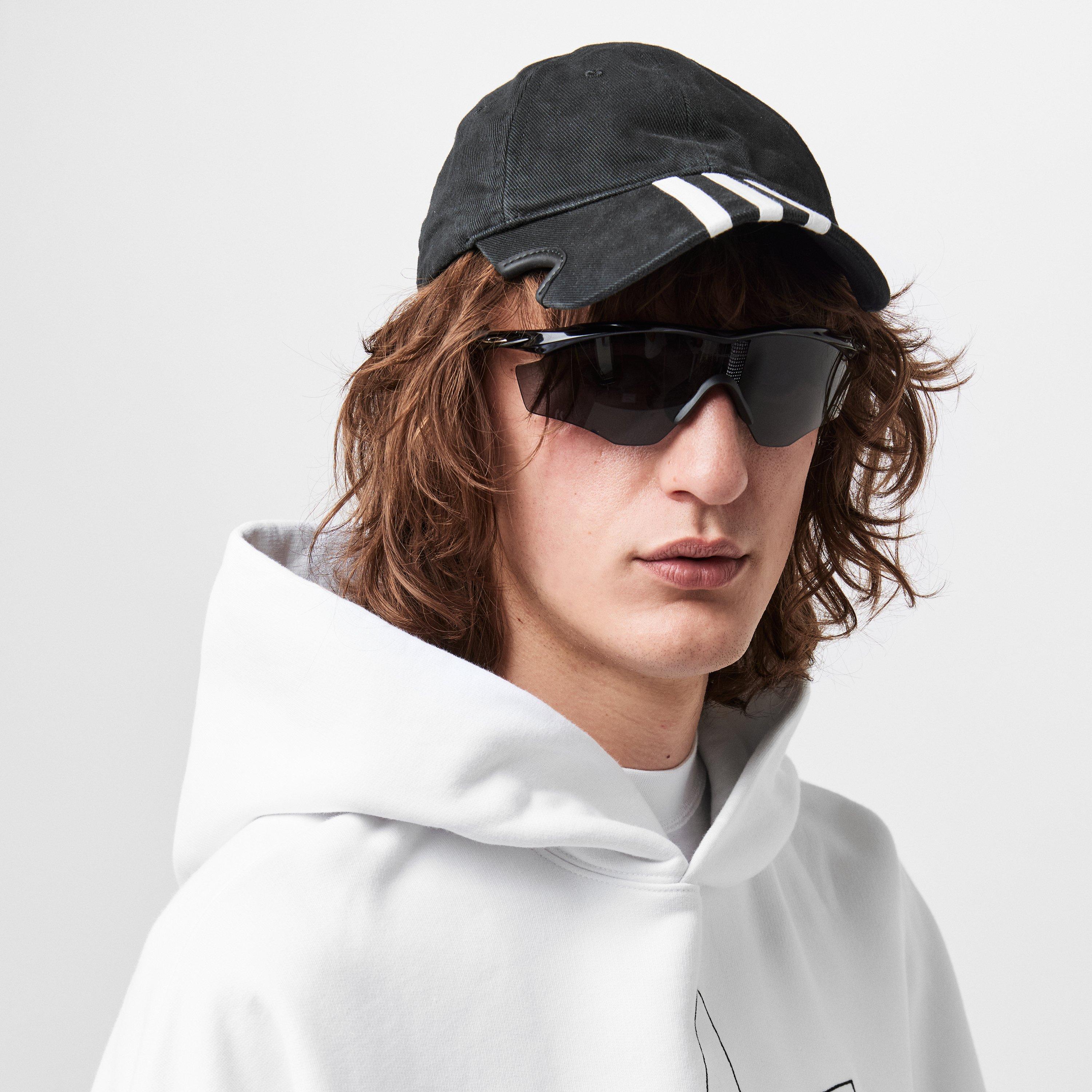 balenciaga adidasブラック ストライプ キャップ M Balenciaga x adidas Baseball Cap | Cruise Fashion