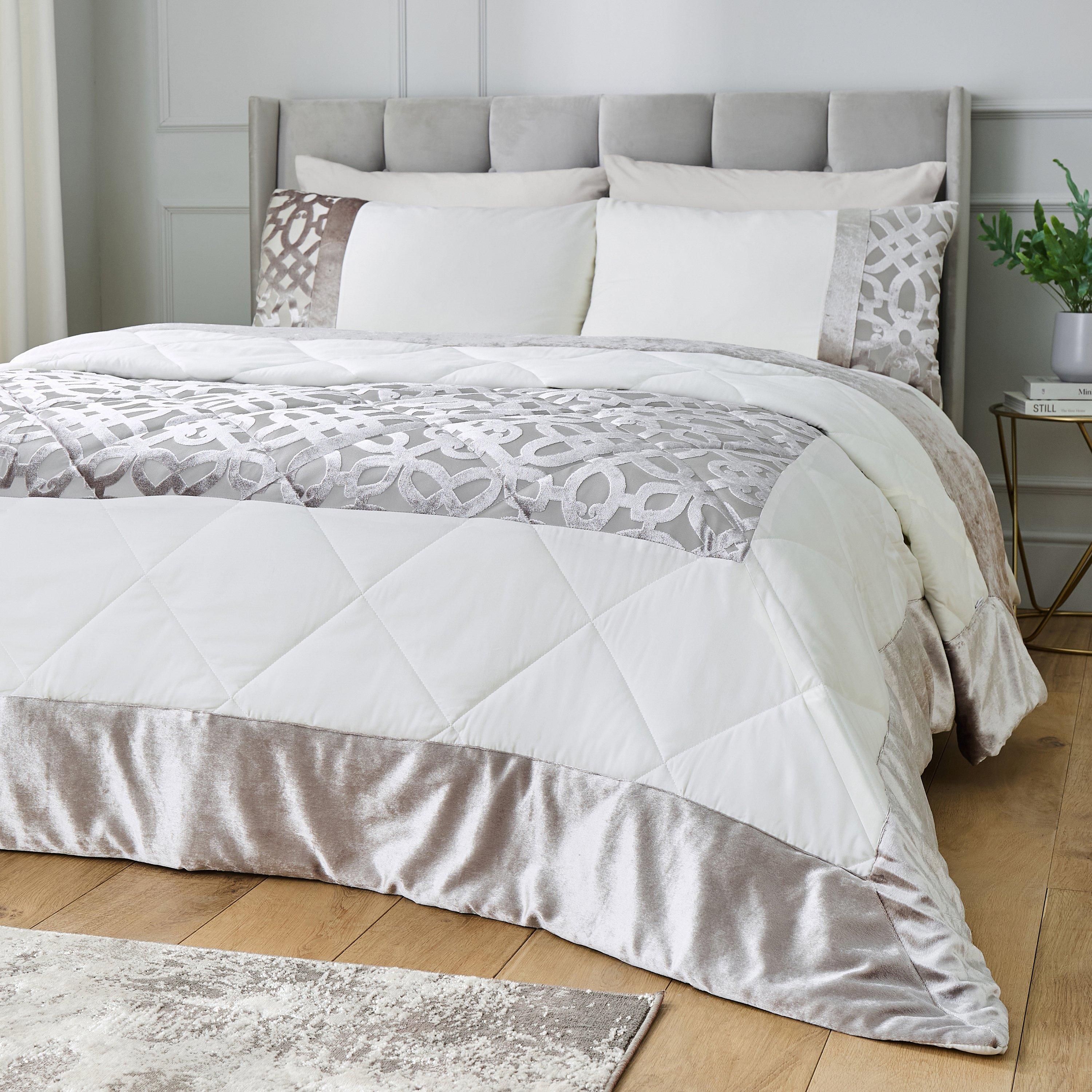 Catherine Lansfield  Lattice Cut Velvet Quilted Bedspread - Natural - 220x230 cm