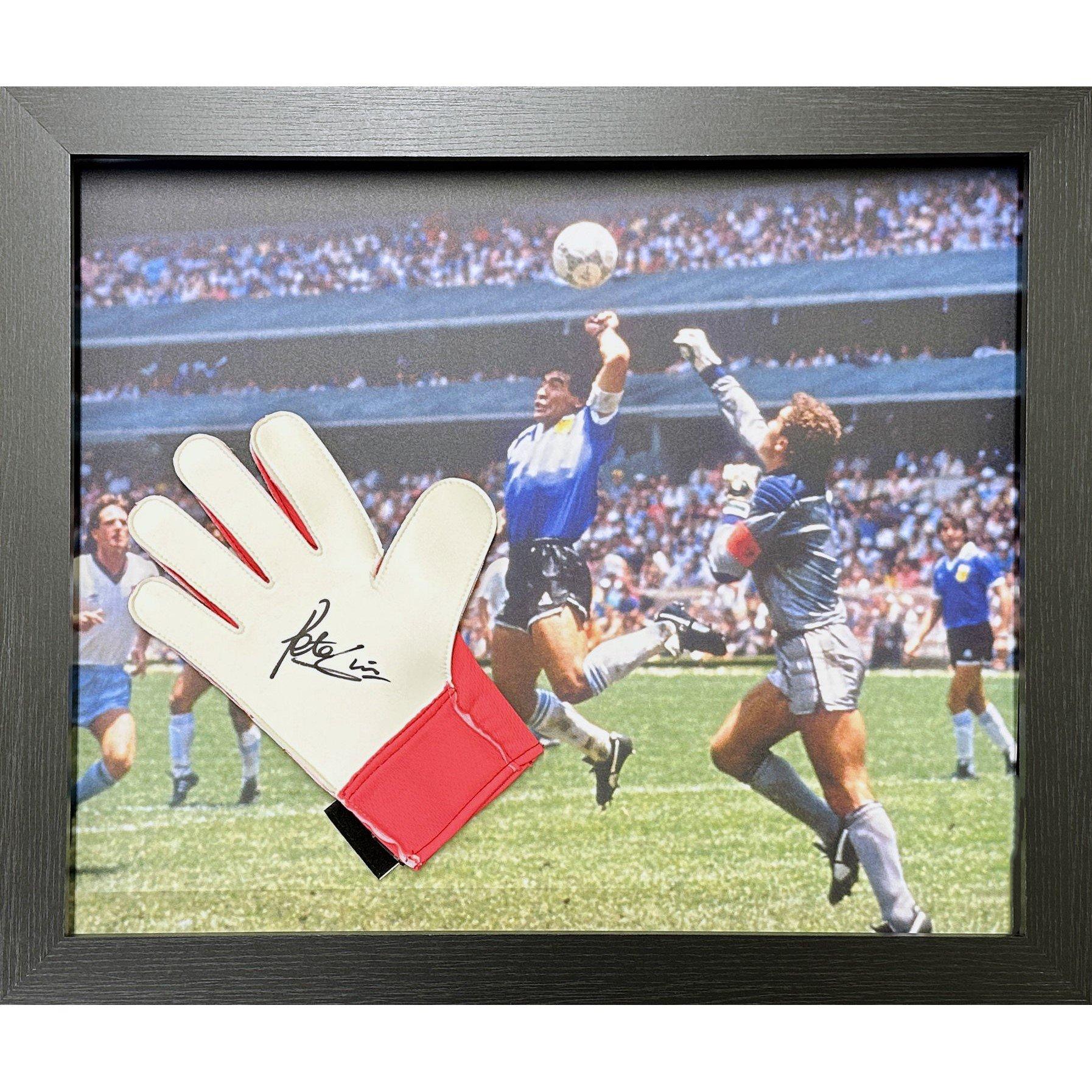 Allstarsignings Ltd  Peter Shilton Signed Puma Goalkeeper Glove - White