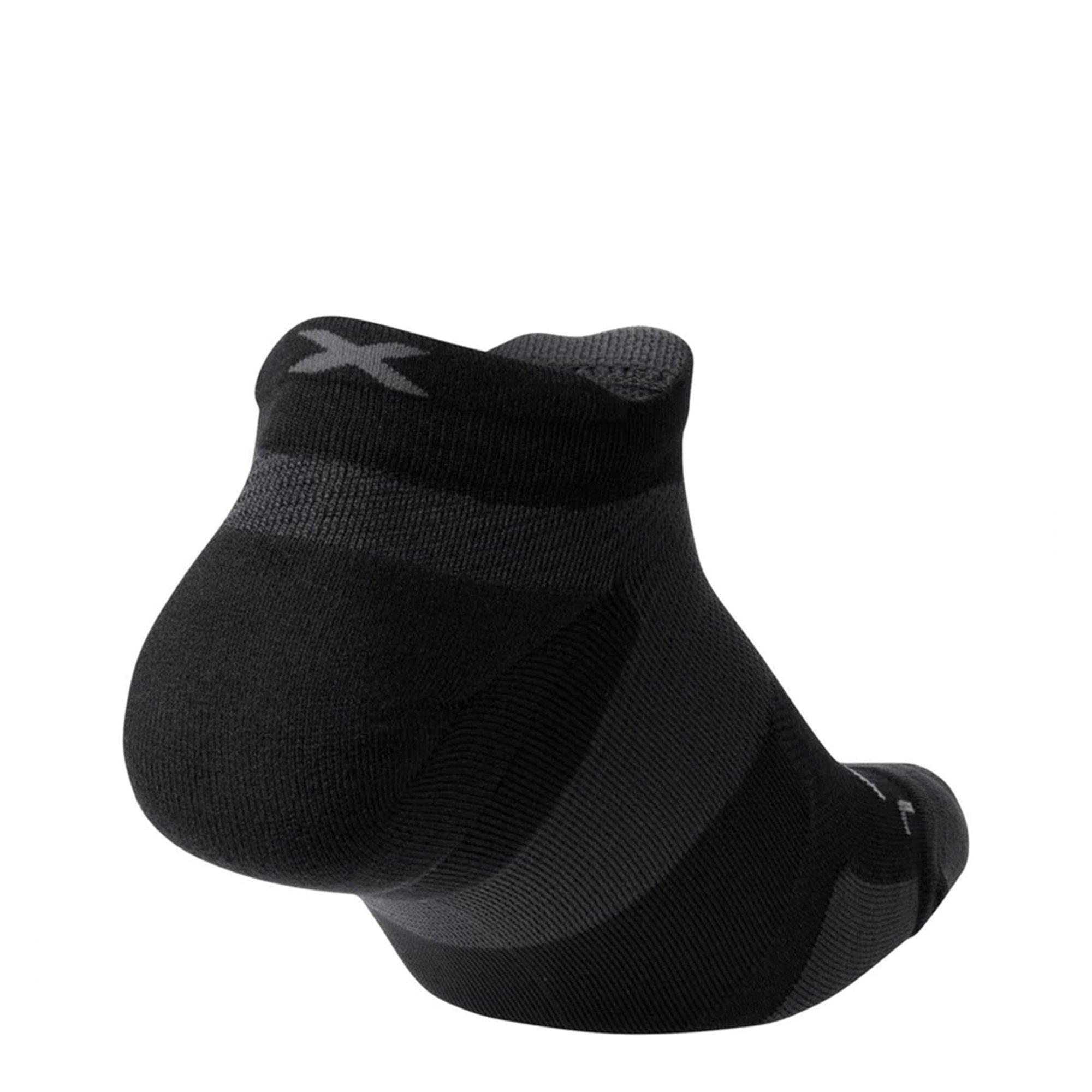 Black/Titanium - 2XU - Vectr Light Cushion No Show Socks 1 Pack - 2