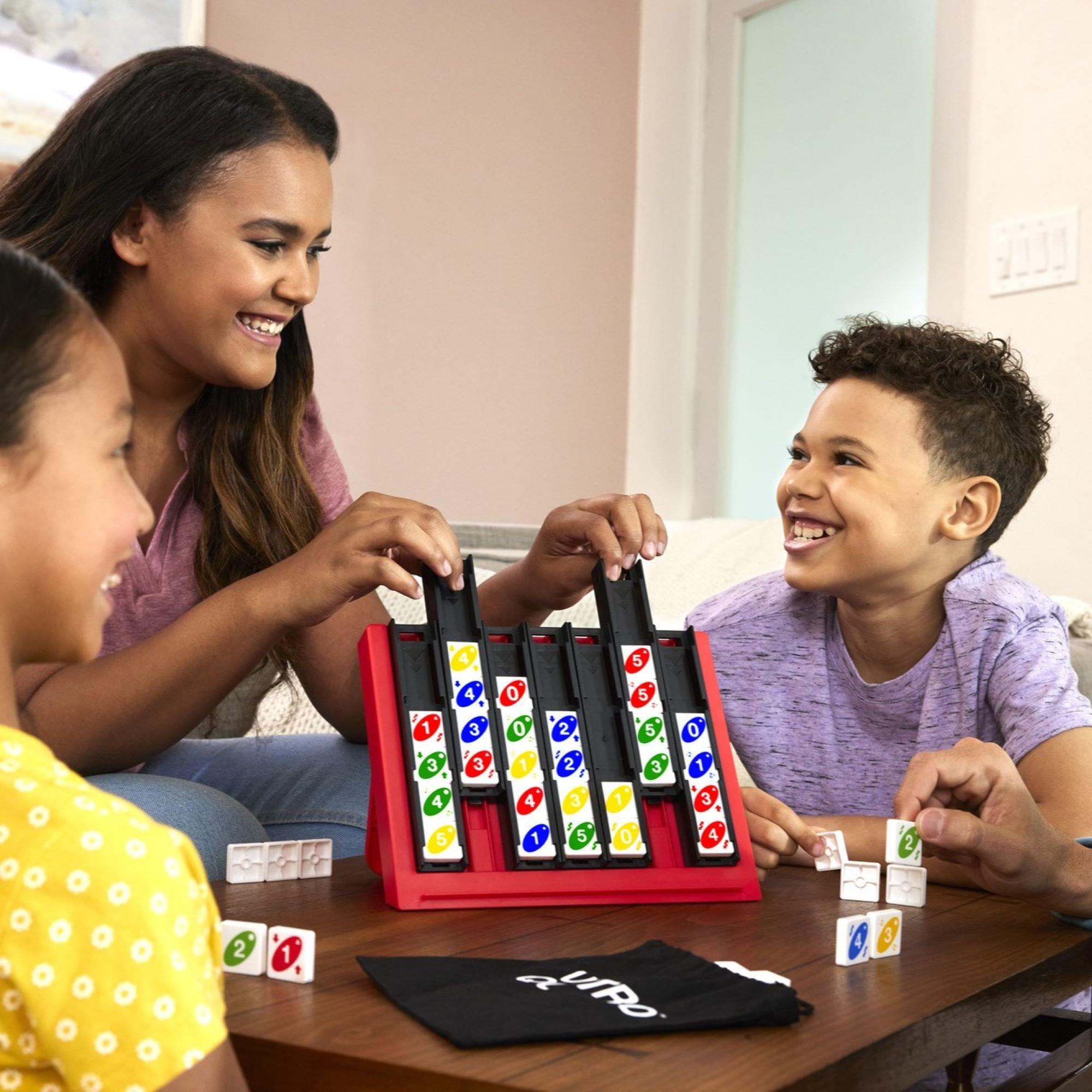 Multi Format An - Hasbro - Uno Quartro - 6