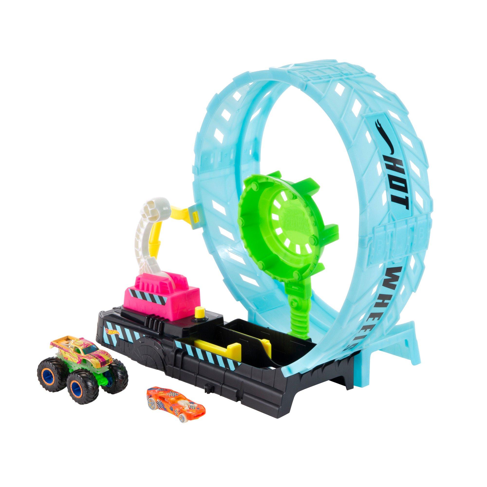 Multi Format An - Hot Wheels - Monster Trucks Glow in the Dark Epic Loop - 2