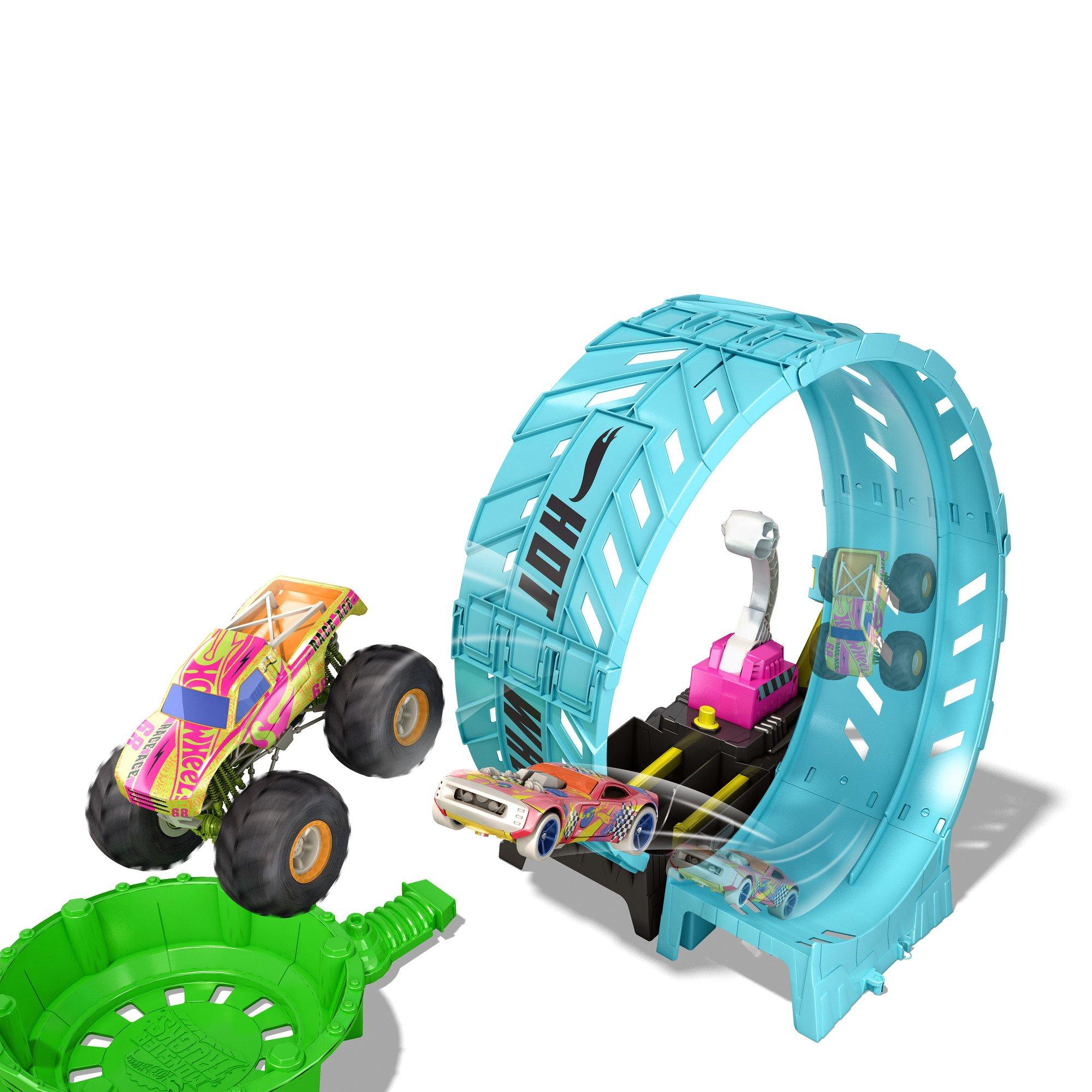 Multi Format An - Hot Wheels - Monster Trucks Glow in the Dark Epic Loop - 3