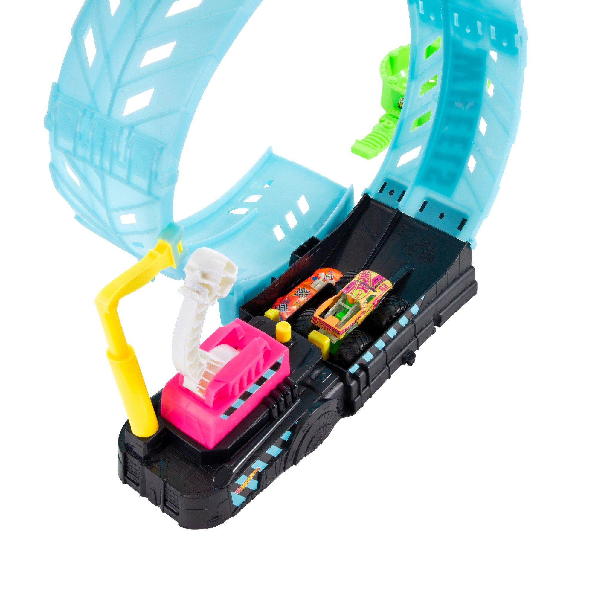 Multi Format An - Hot Wheels - Monster Trucks Glow in the Dark Epic Loop - 4