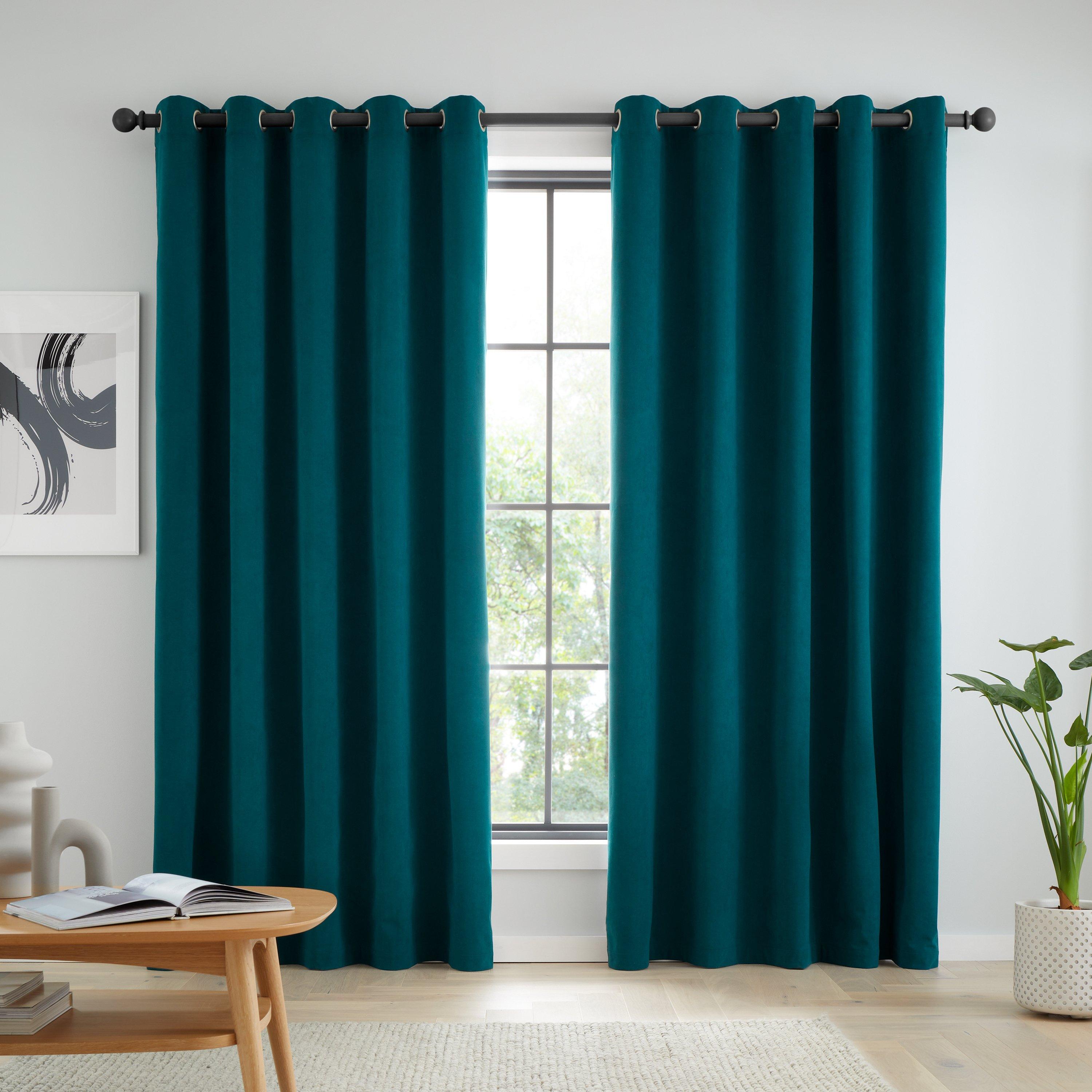 Green - Catherine Lansfield - Wilson Velvet Blackout Thermal Eyelet Curtains - 2