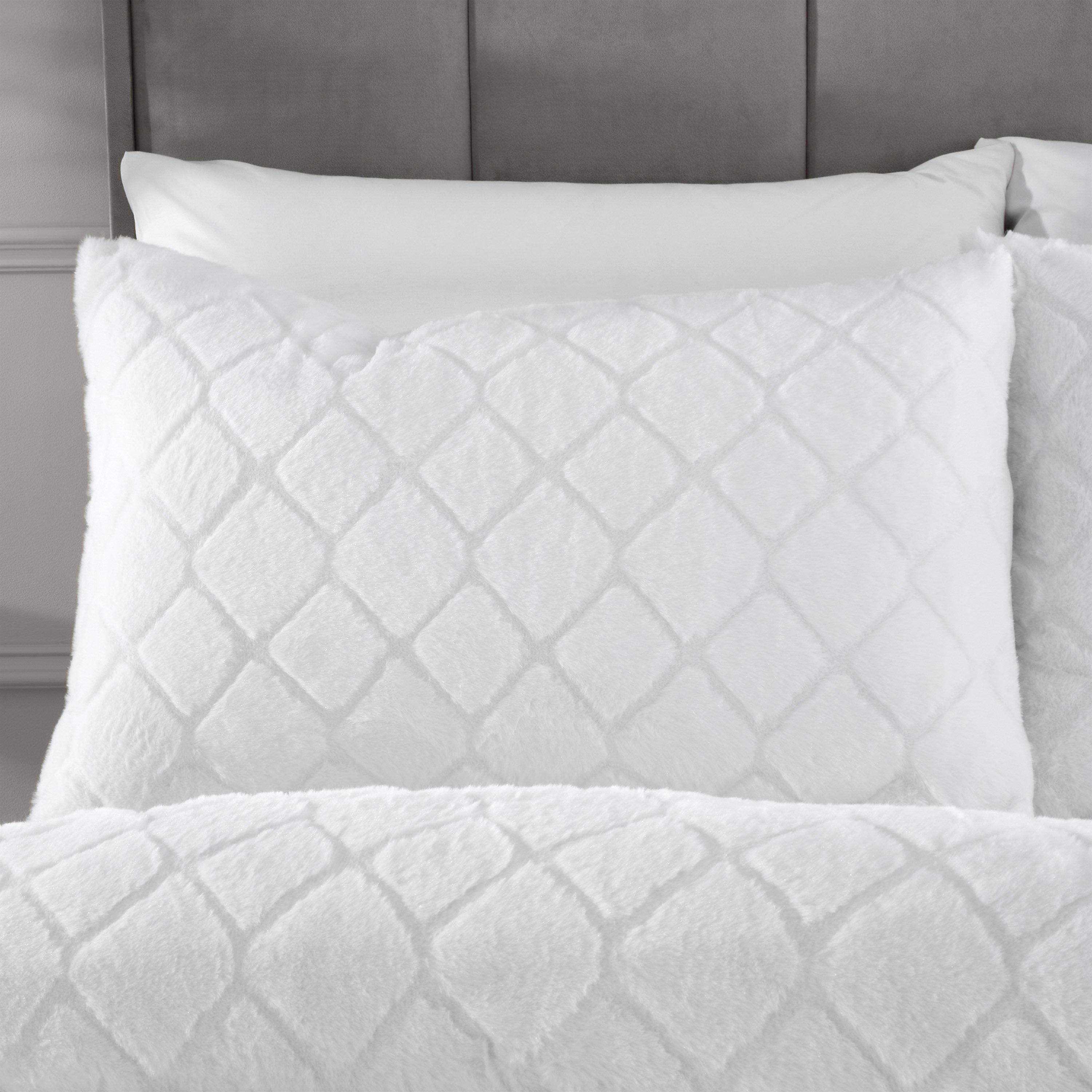 White - Catherine Lansfield - Cosy Diamond Faux Fur Duvet Cover Set - 2