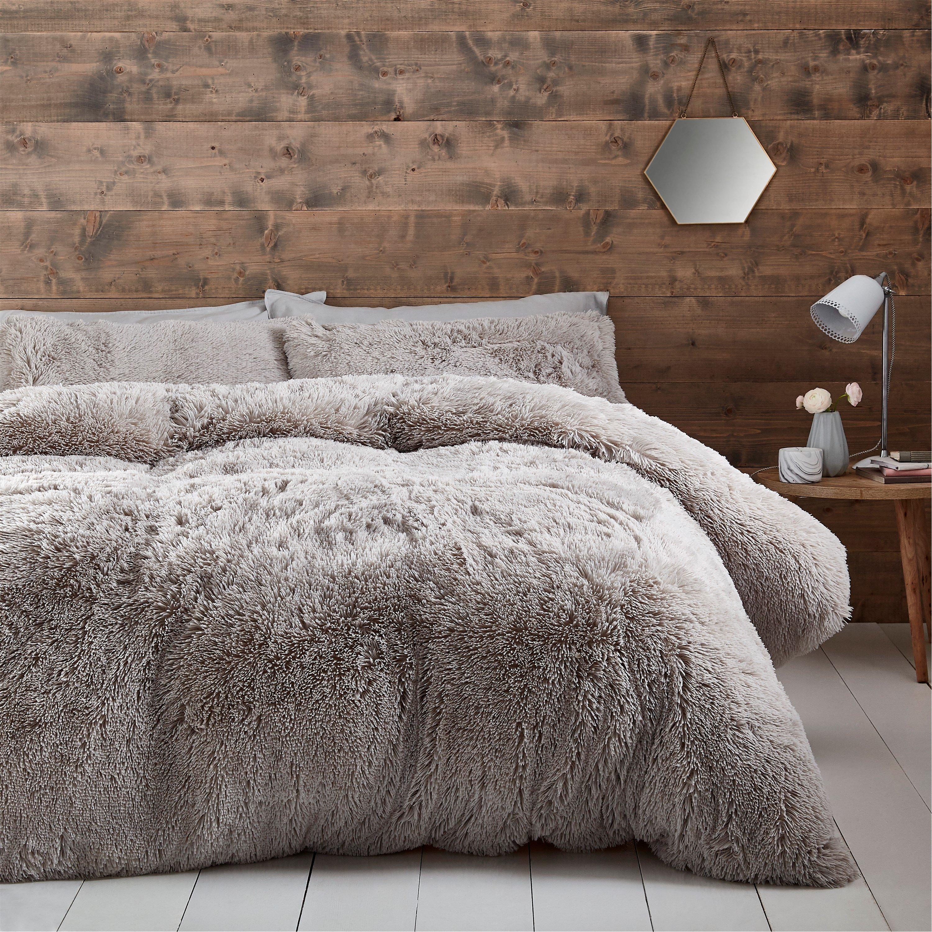 Silver Grey - Catherine Lansfield - Cuddly Deep Pile Faux Fur Duvet Cover Set - 1