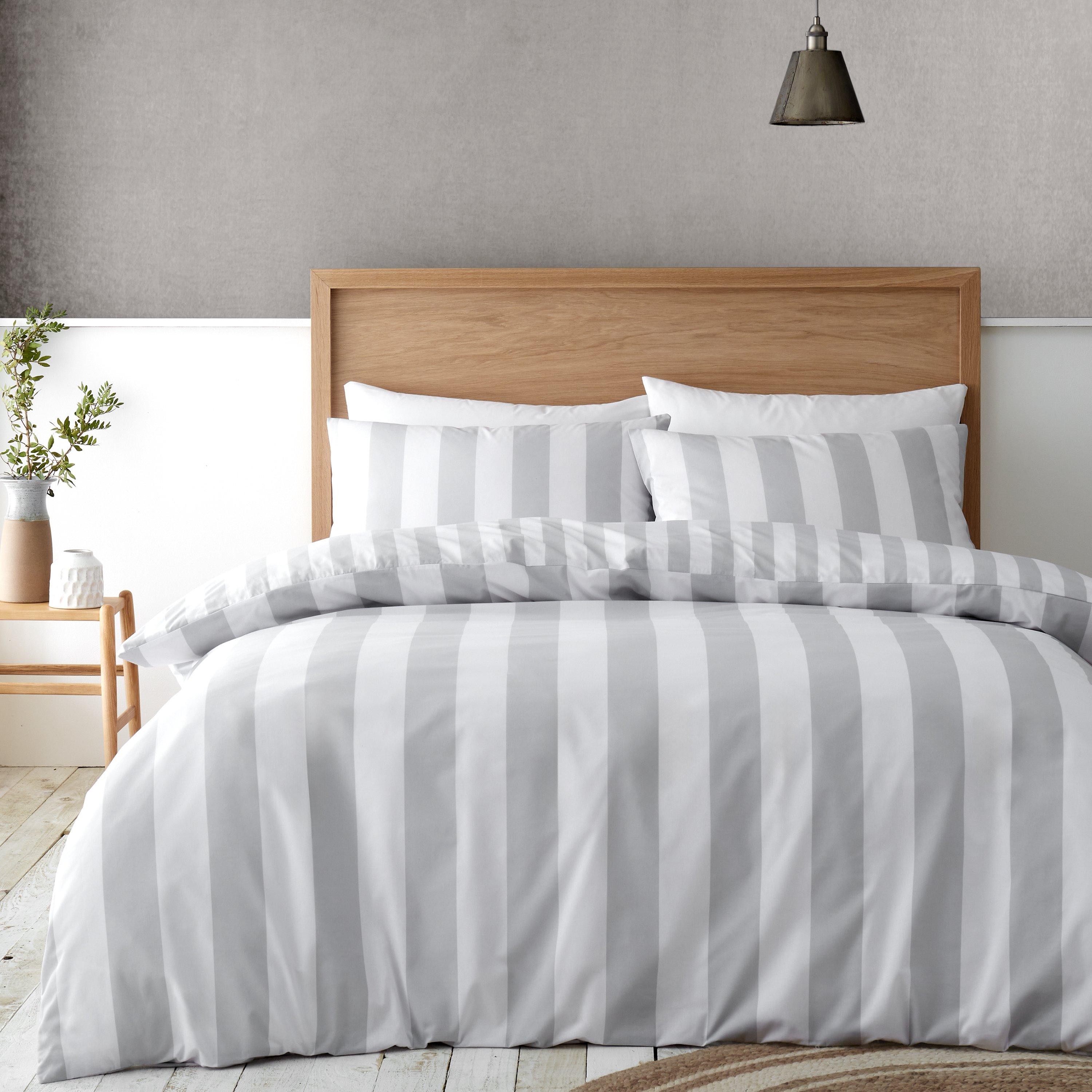Catherine Lansfield  Cove Stripe Reversible Duvet Cover Set - Silver - Single