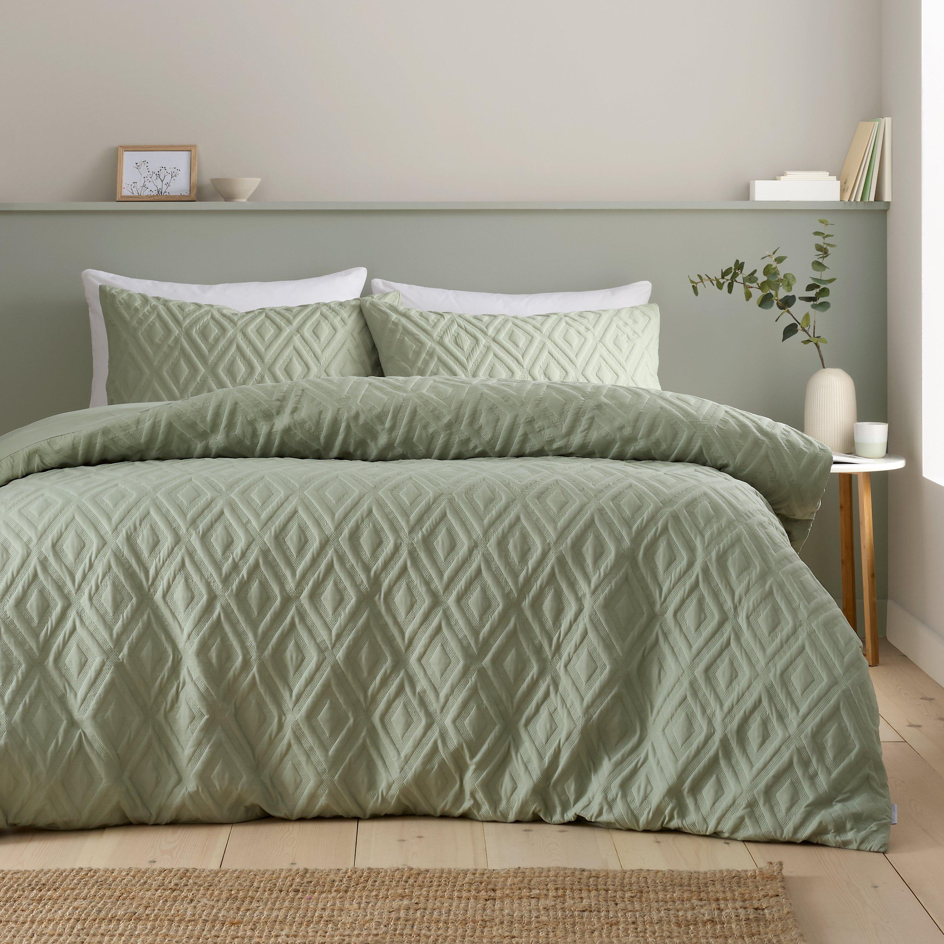 Catherine Lansfield Jacob Geo Duvet Cover Set in Light Green | Size: King - Image 6