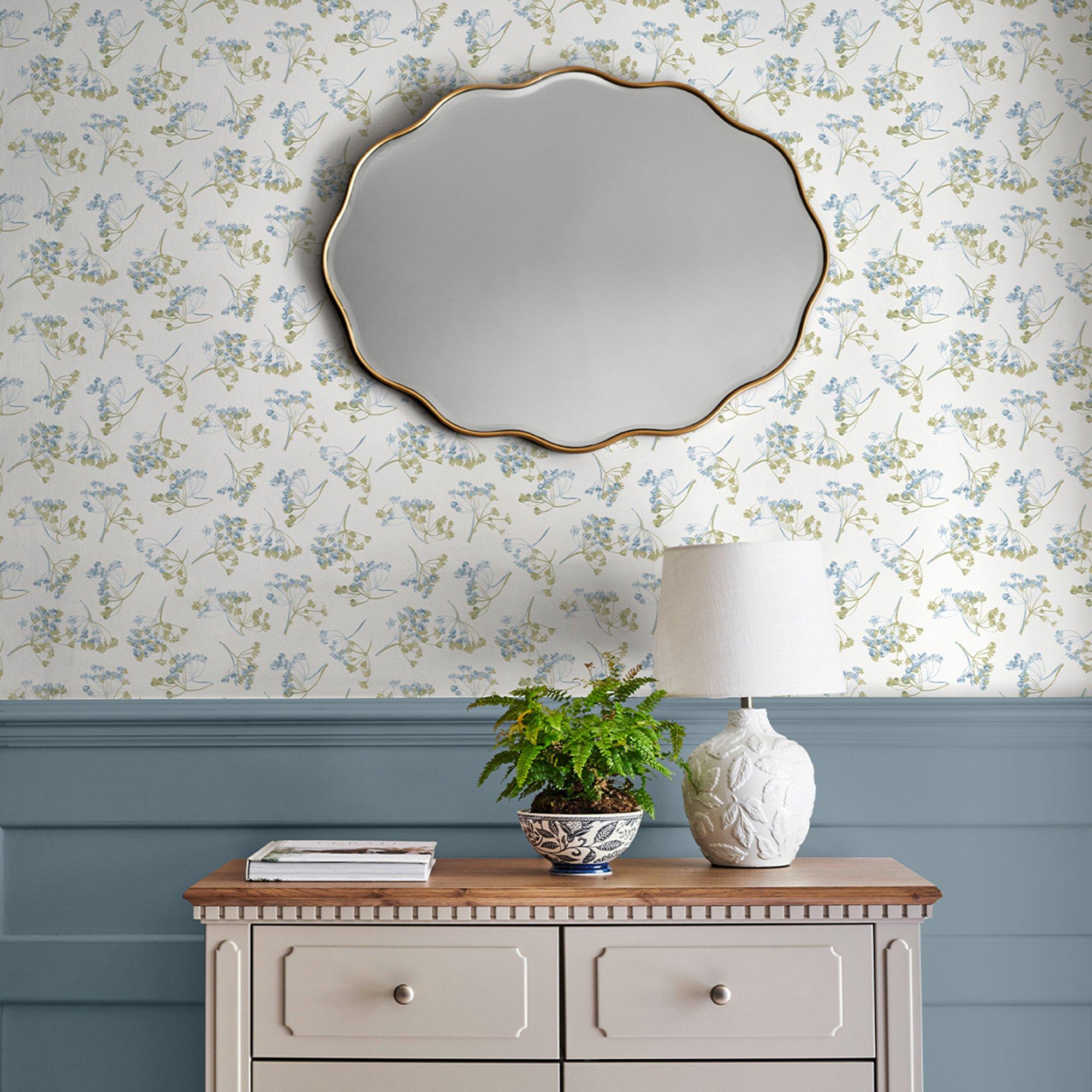 Green - Laura Ashley - Avonbury Hedgerow Green Wallpaper - 1