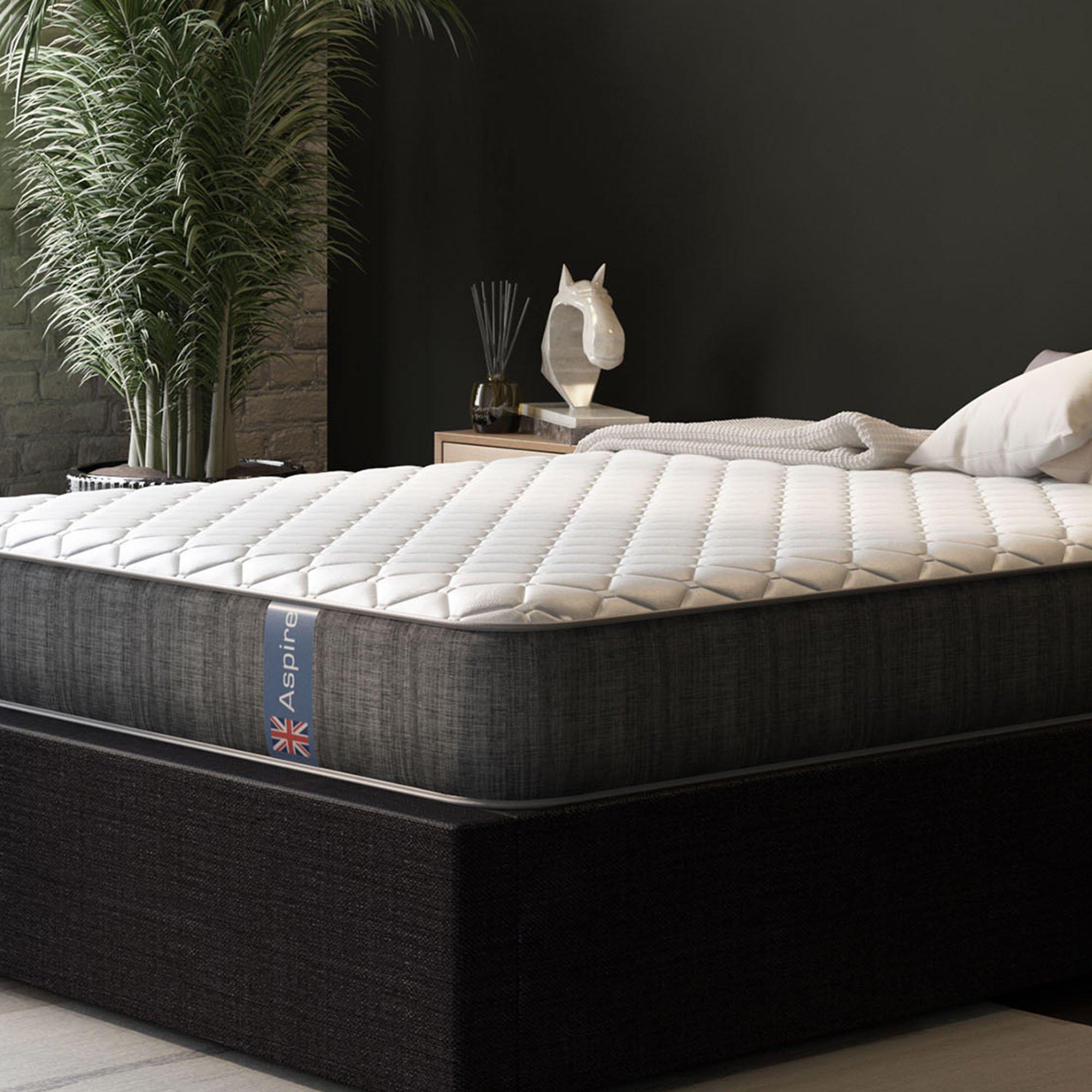 White - Aspire - Muscle Recovery Pocket Memory Hybrid Mattress - 1