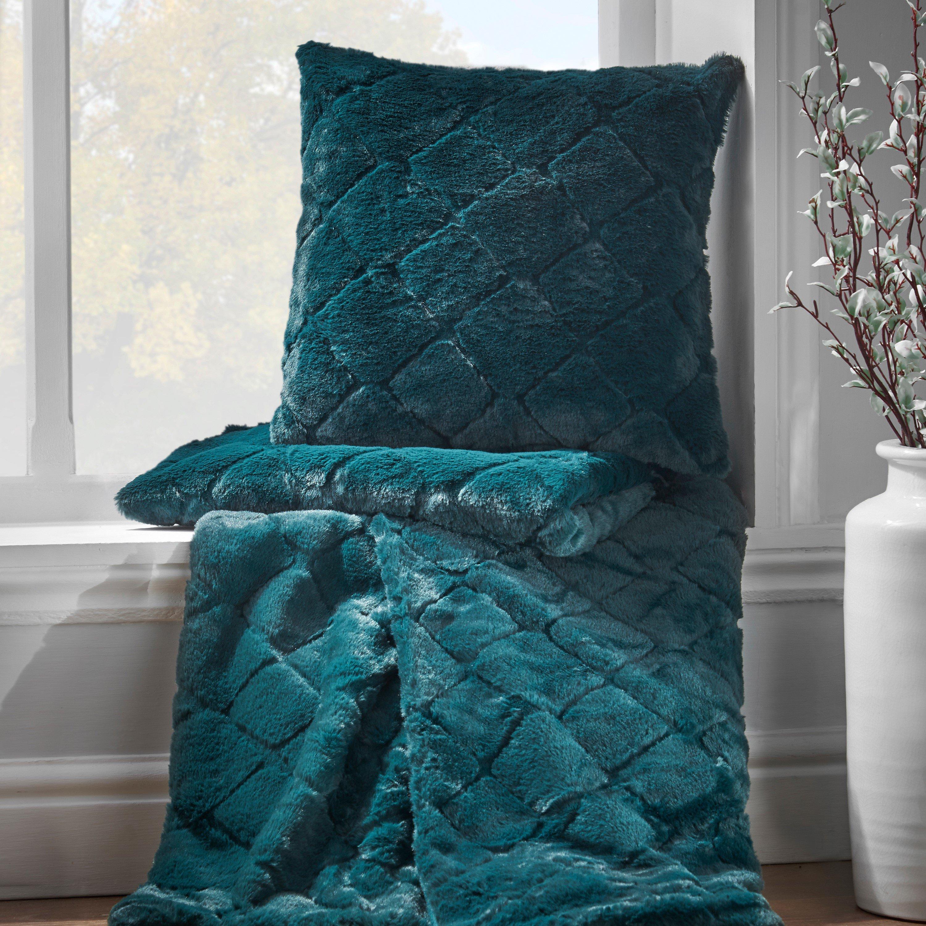 Green - Catherine Lansfield - Cosy Diamond Faux Fur Cuddle Cushion Back Rest - 2