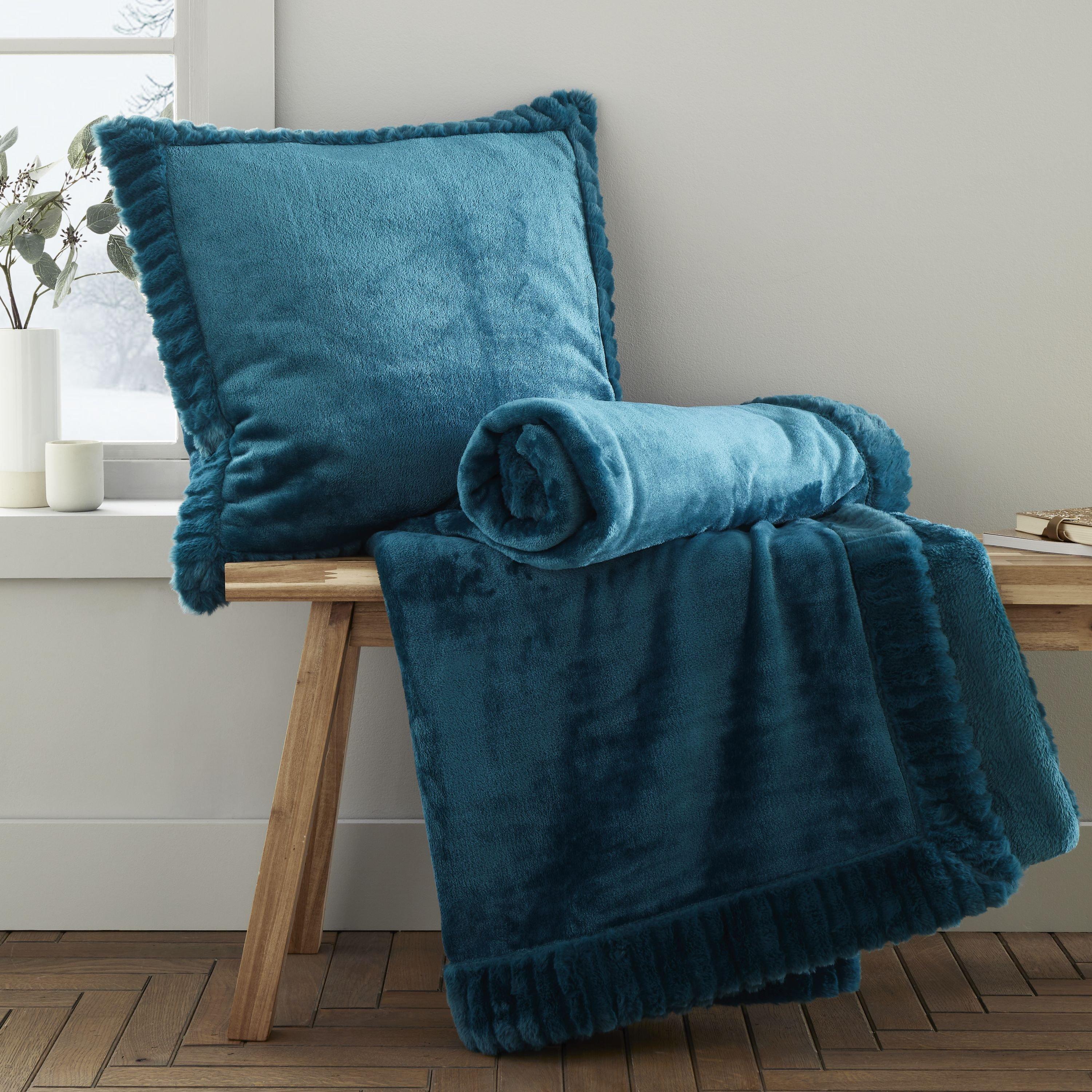 Teal - Catherine Lansfield - Velvet and Faux Fur Soft Touch Cushion - 4
