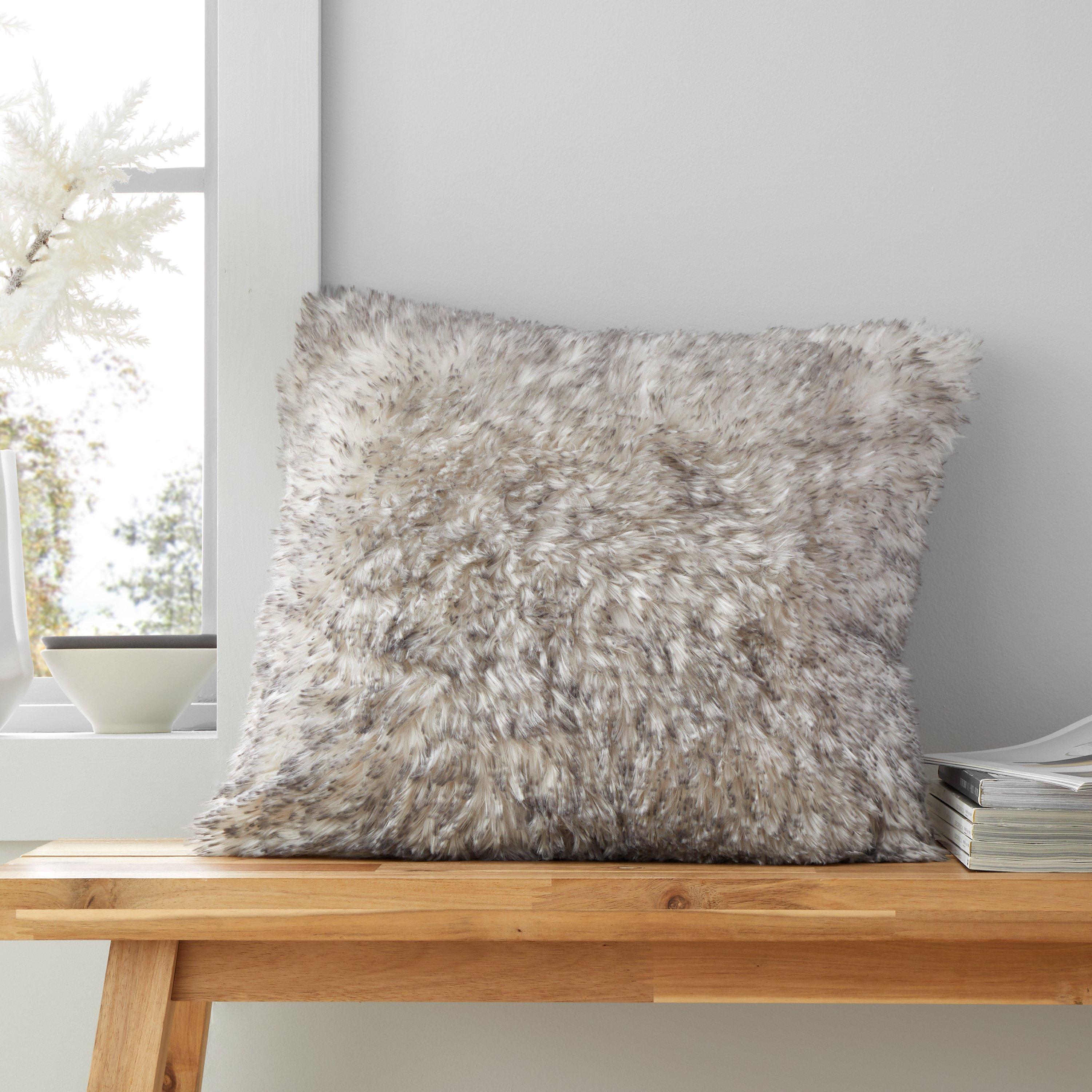 Catherine Lansfield  Arctic Fox Cosy Faux Fur Cushion - Grey - 45x45cm