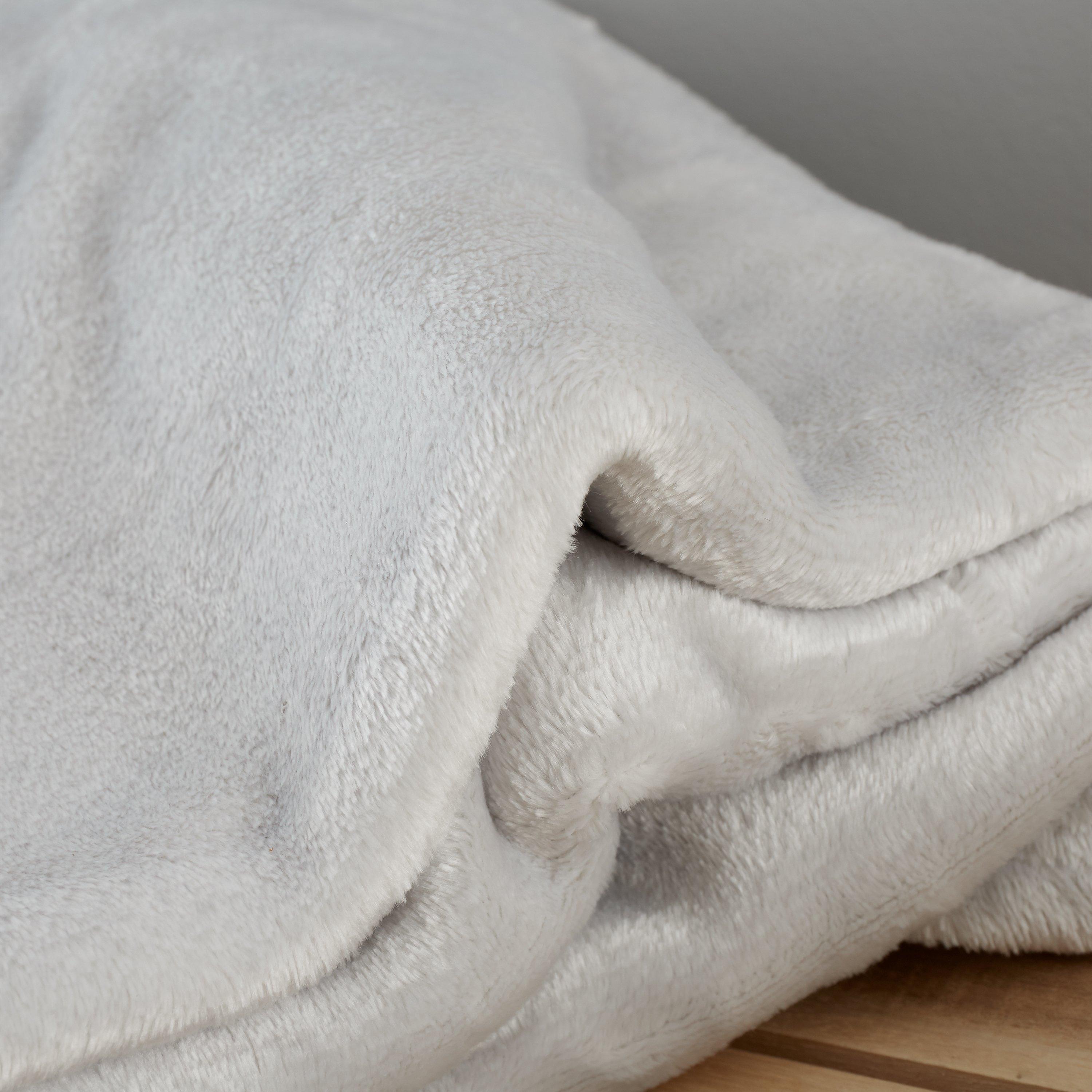 Silver Grey - Catherine Lansfield - Raschel Velvet Touch Blanket Throw - 3