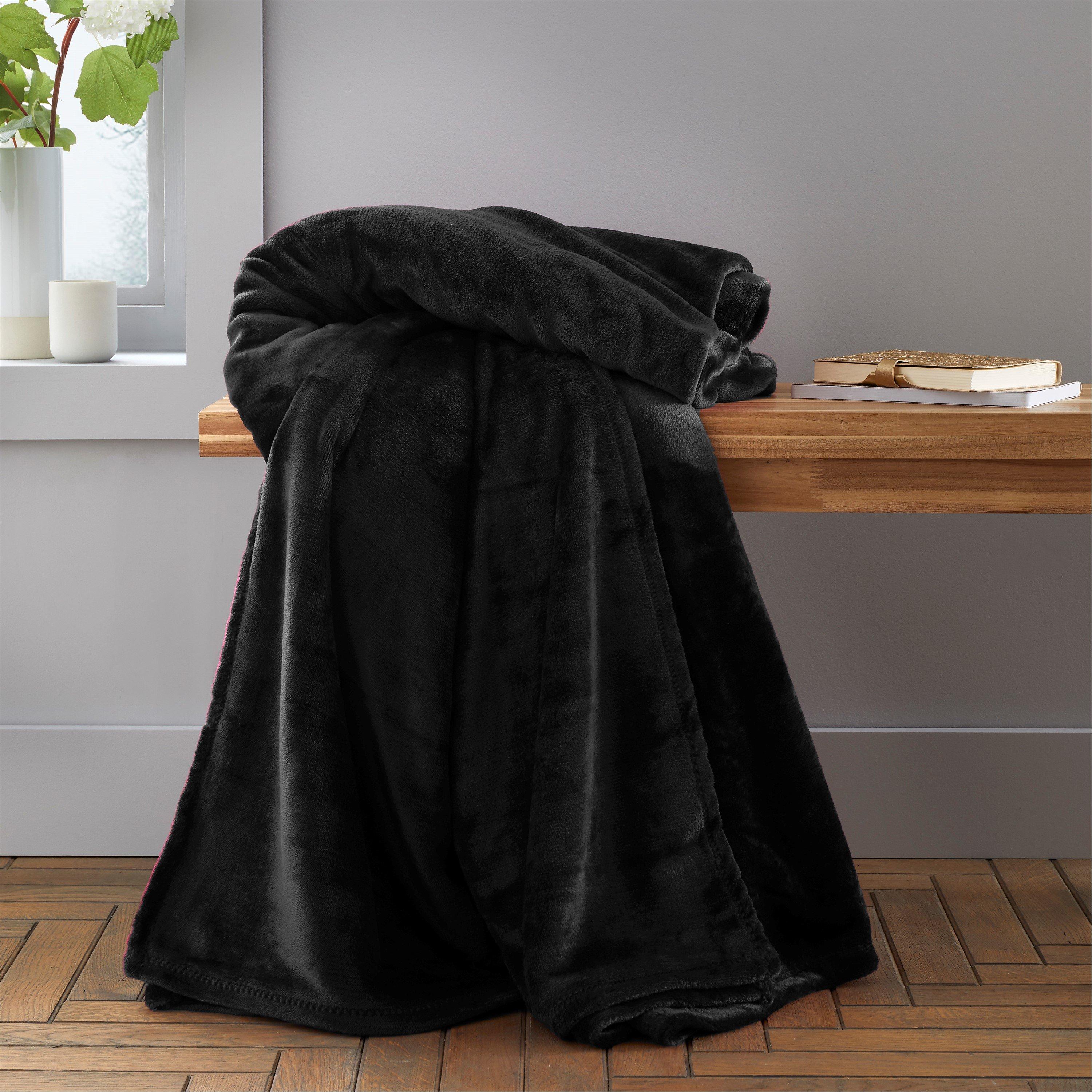 Catherine Lansfield  Raschel Velvet Touch Blanket Throw - Black - 130x170cm