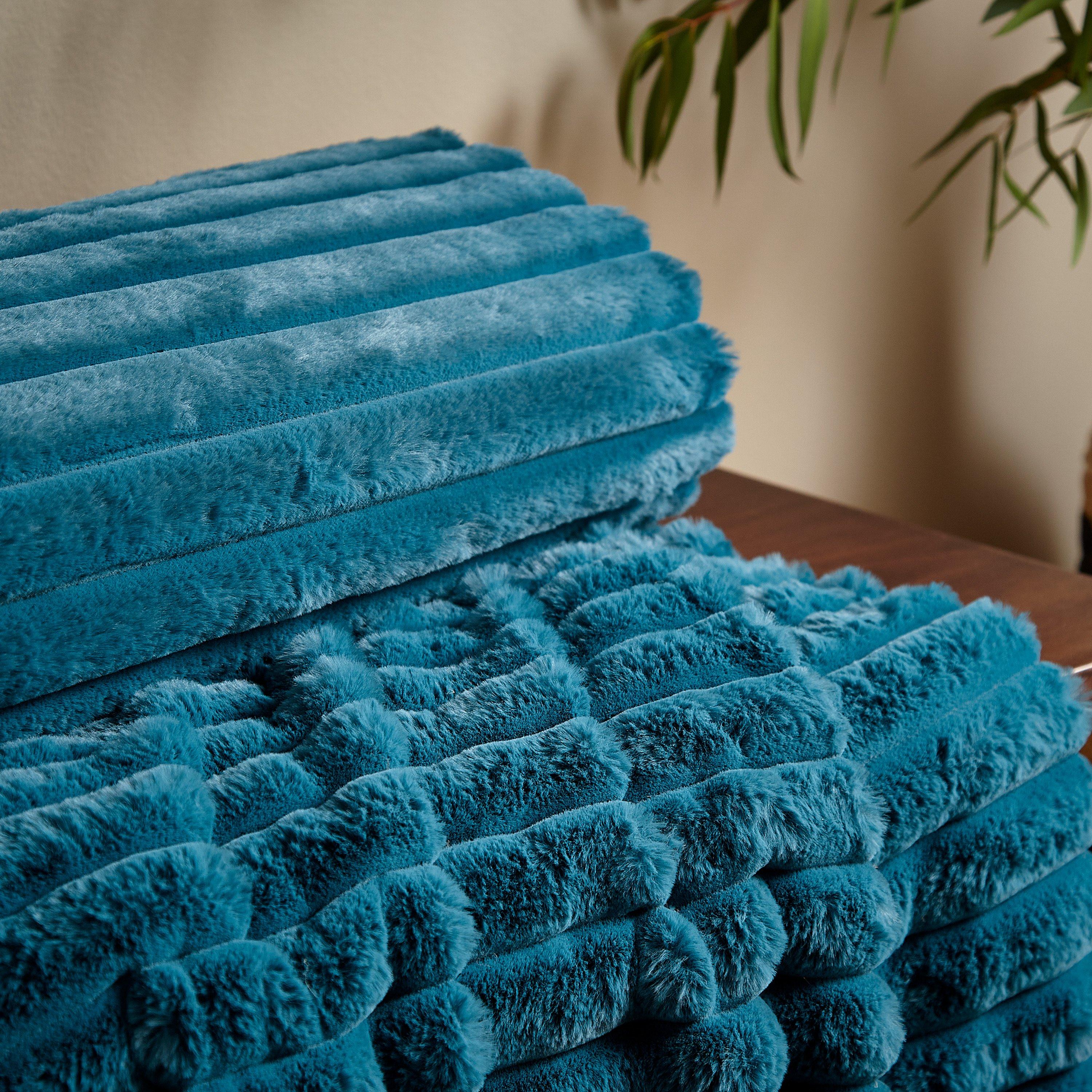 Teal - Catherine Lansfield - Cosy Ribbed Faux Fur Soft Blanket Throw - 2