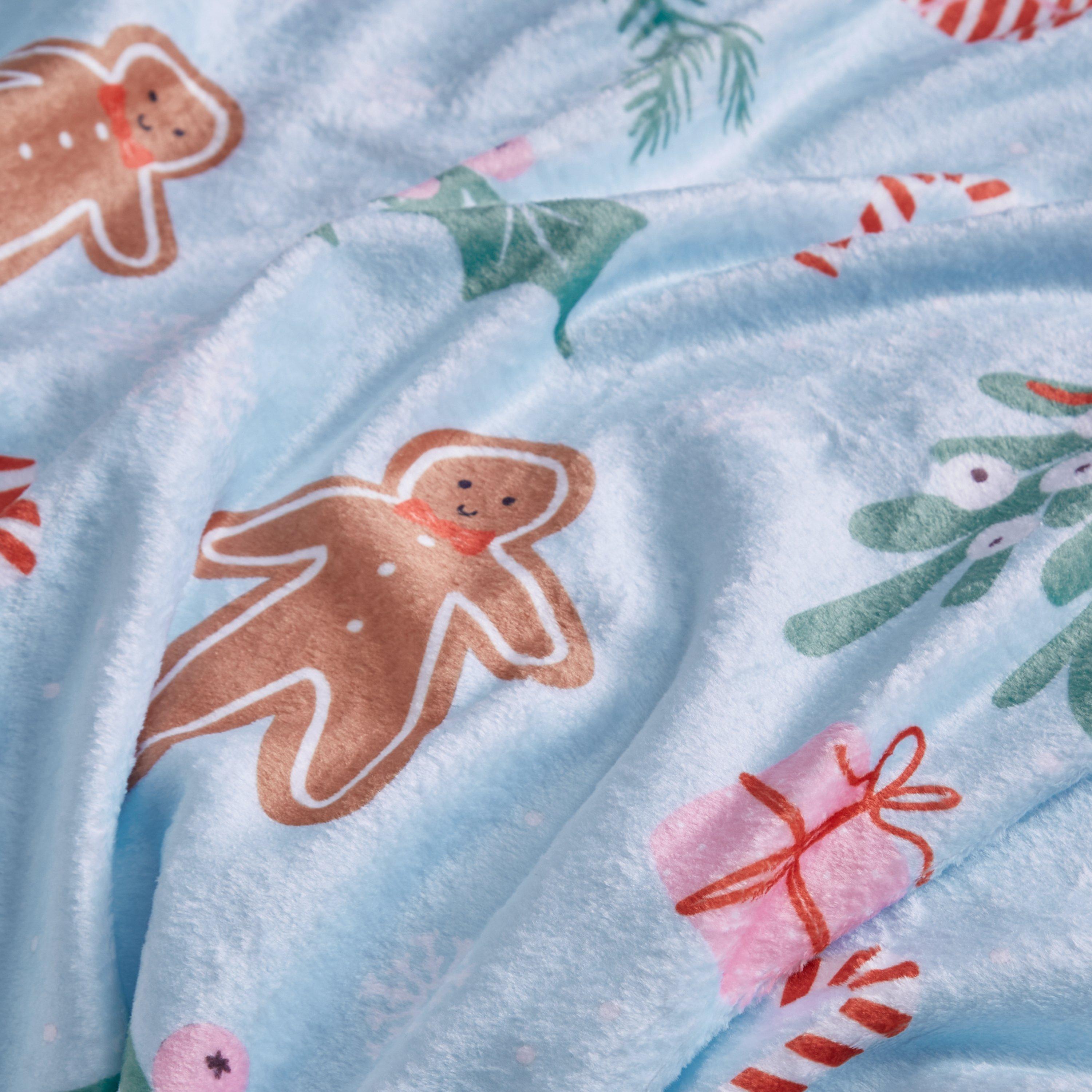 Blue - Catherine Lansfield - Christmas Gingerbread Cosy Fleece Blanket Throw - 2