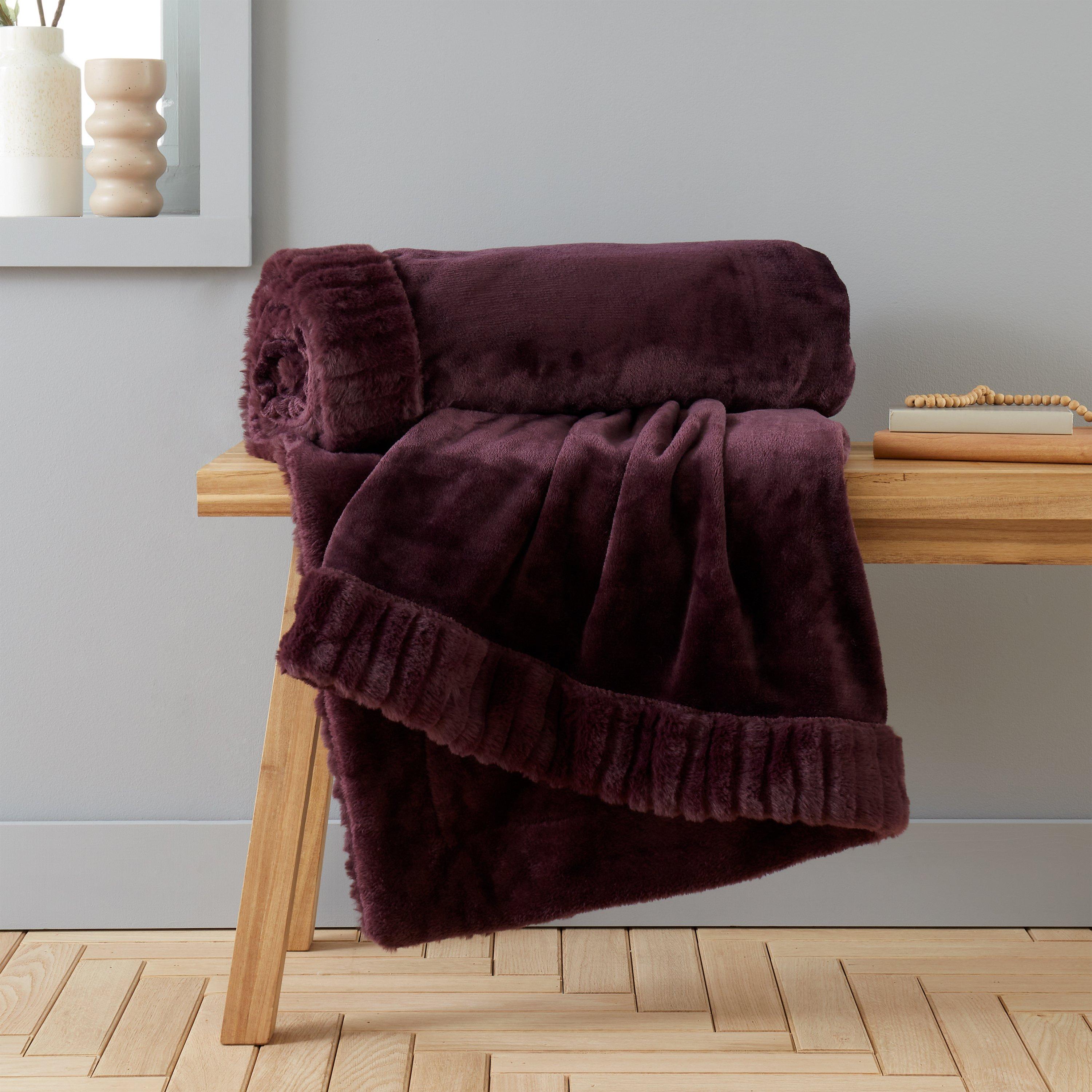 Catherine Lansfield Unisex Plum Velvet & Faux Fur 150 X 200Cm Blanket Throw In | Size: 150 Cm X 200 Cm - Image 13