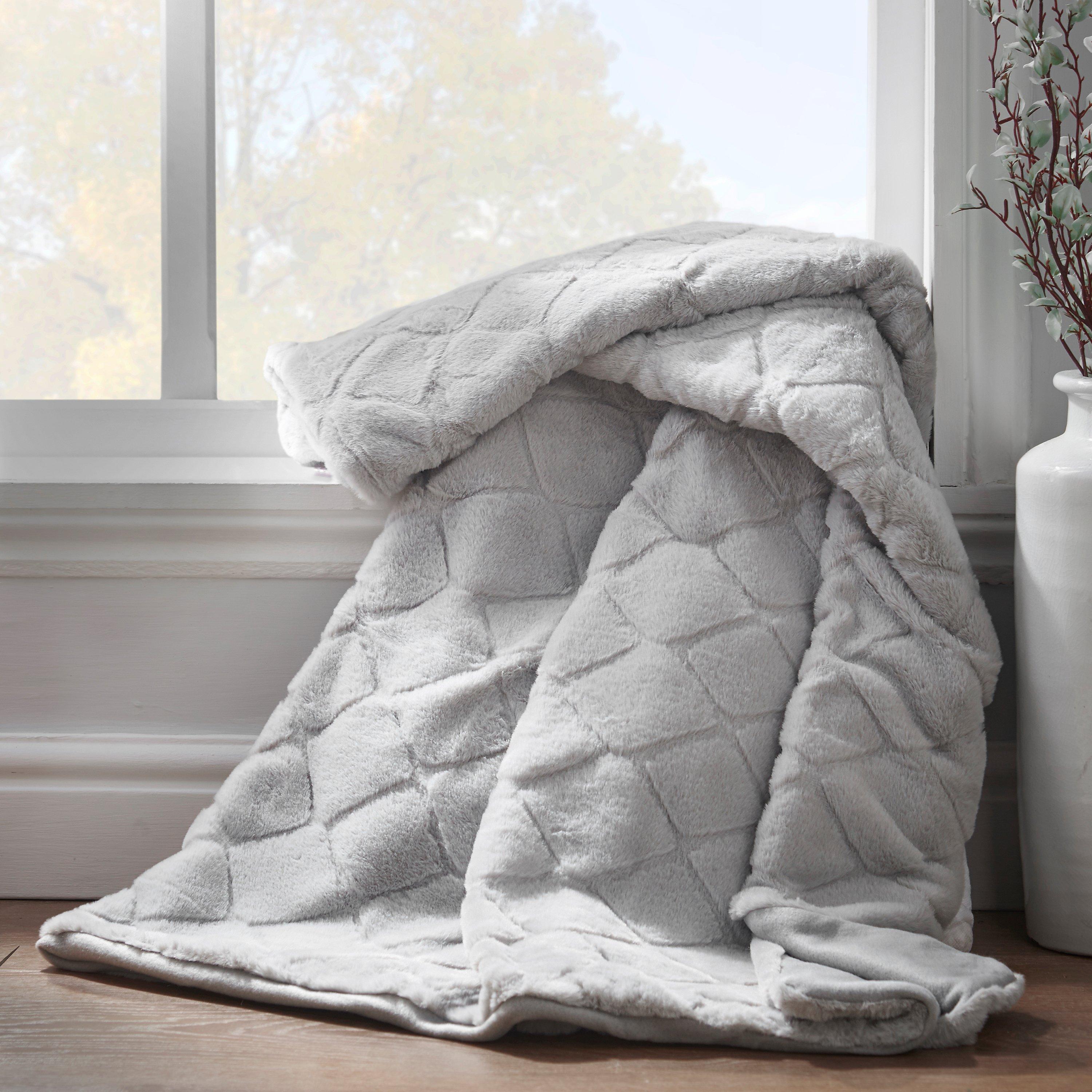 Cosy Diamond Faux Fur Soft Blanket Throw