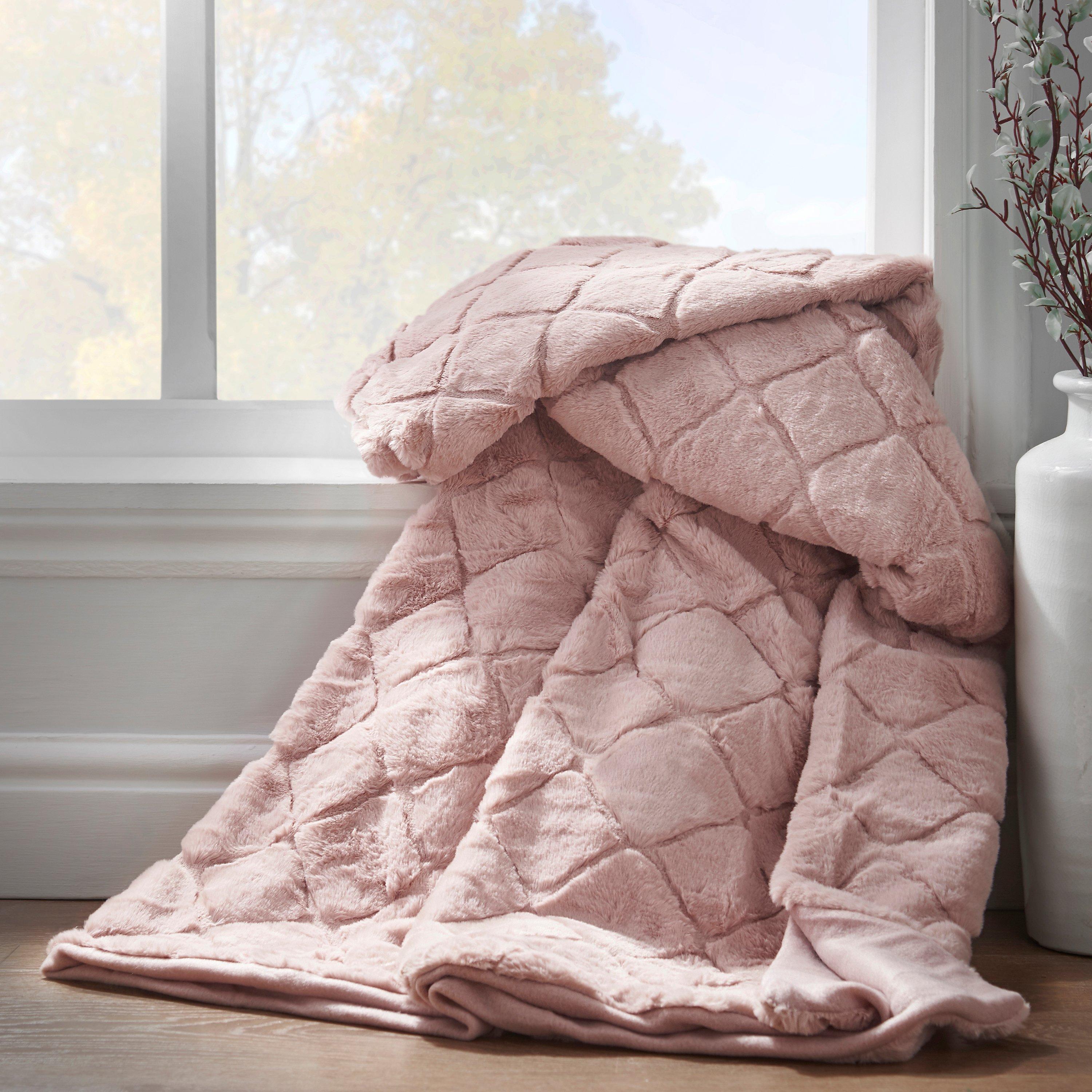 Cosy Diamond Faux Fur Soft Blanket Throw