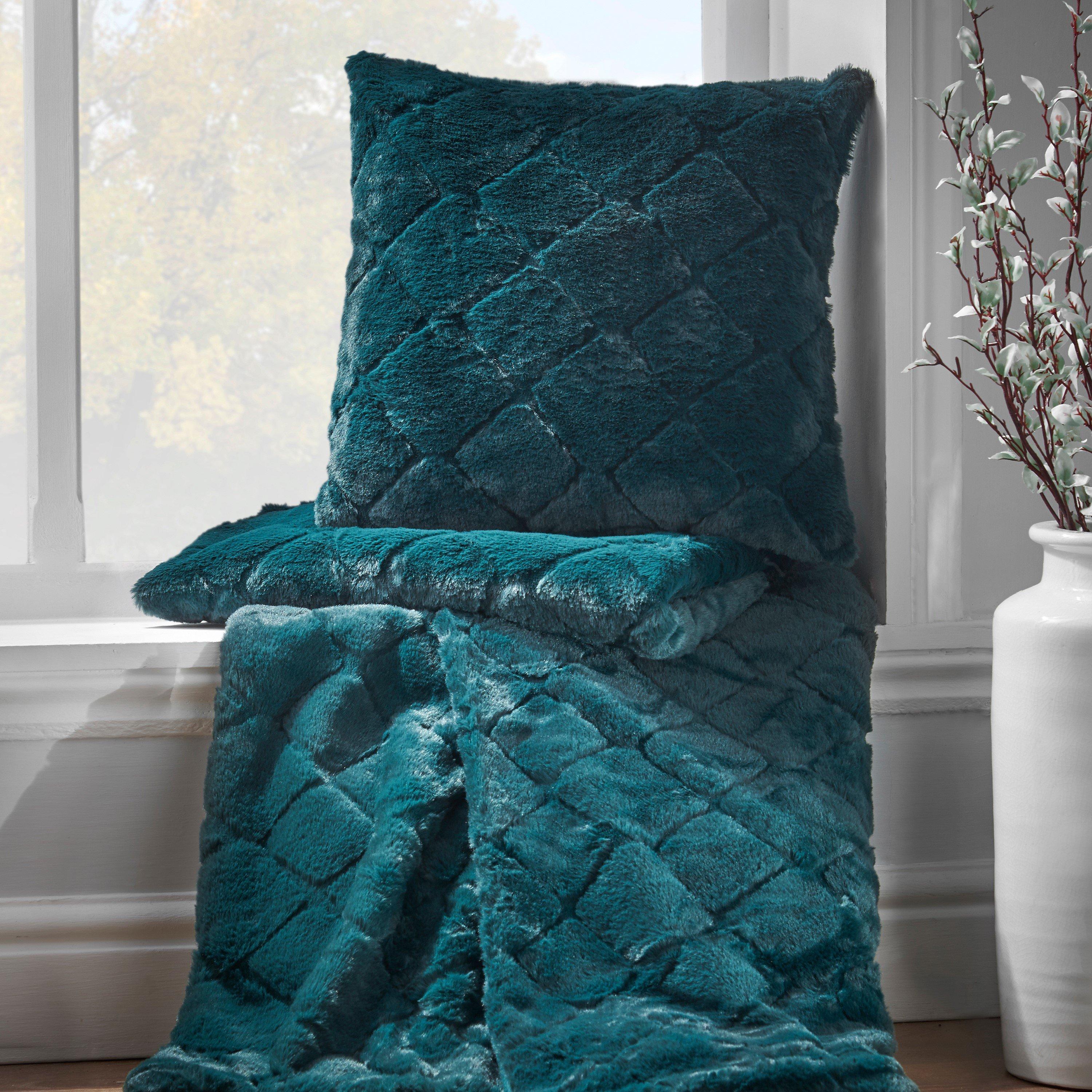 Bottle Green - Catherine Lansfield - Cosy Diamond Faux Fur Soft Blanket Throw - 2