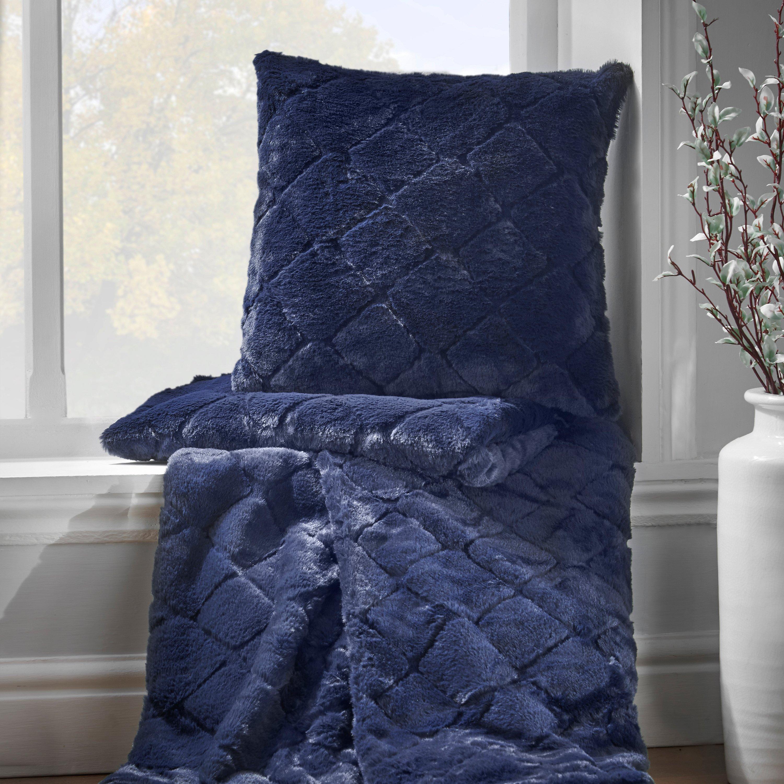 Navy Blue - Catherine Lansfield - Cosy Diamond Faux Fur Soft Blanket Throw - 2