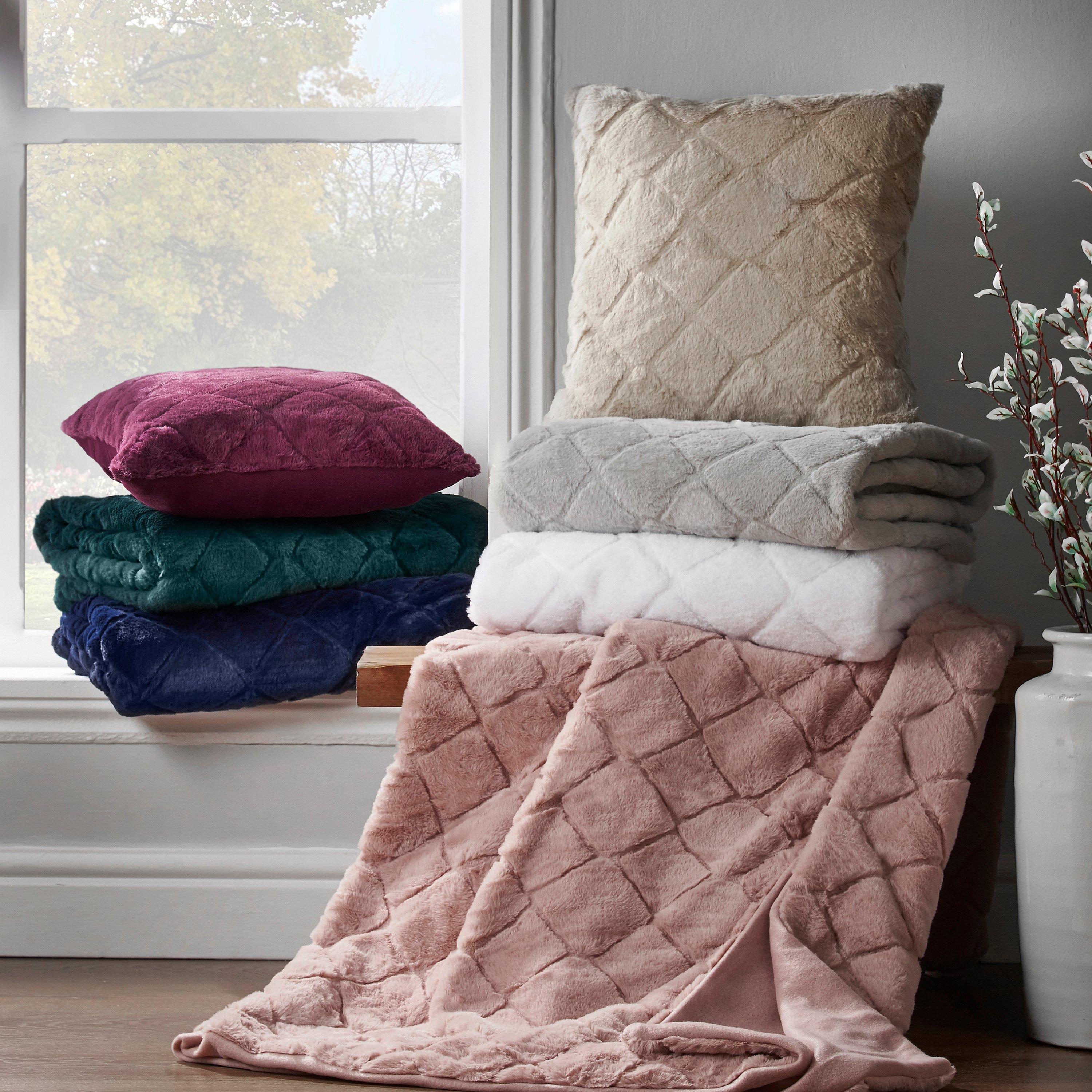 Navy Blue - Catherine Lansfield - Cosy Diamond Faux Fur Soft Blanket Throw - 3