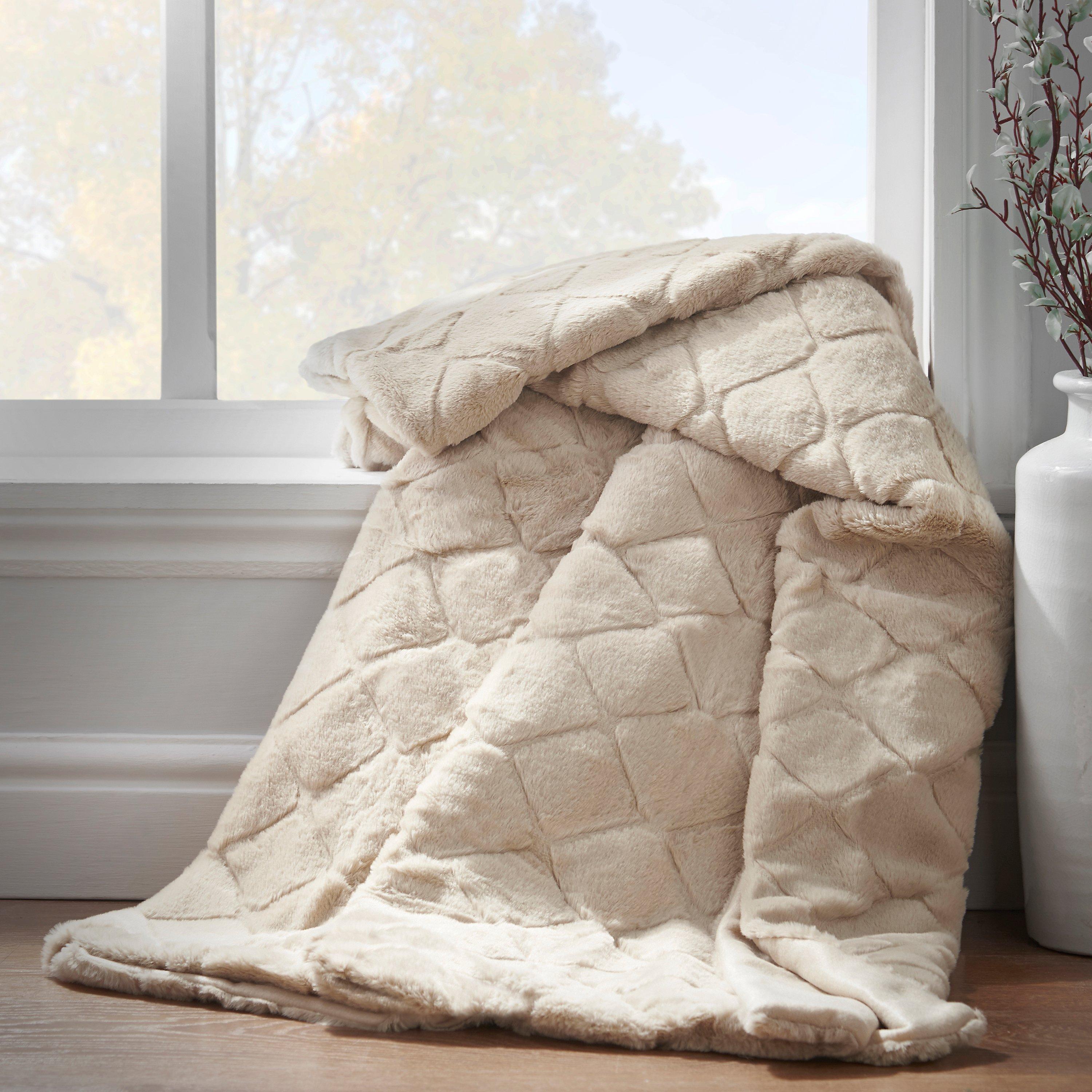 Cosy Diamond Faux Fur Soft Blanket Throw