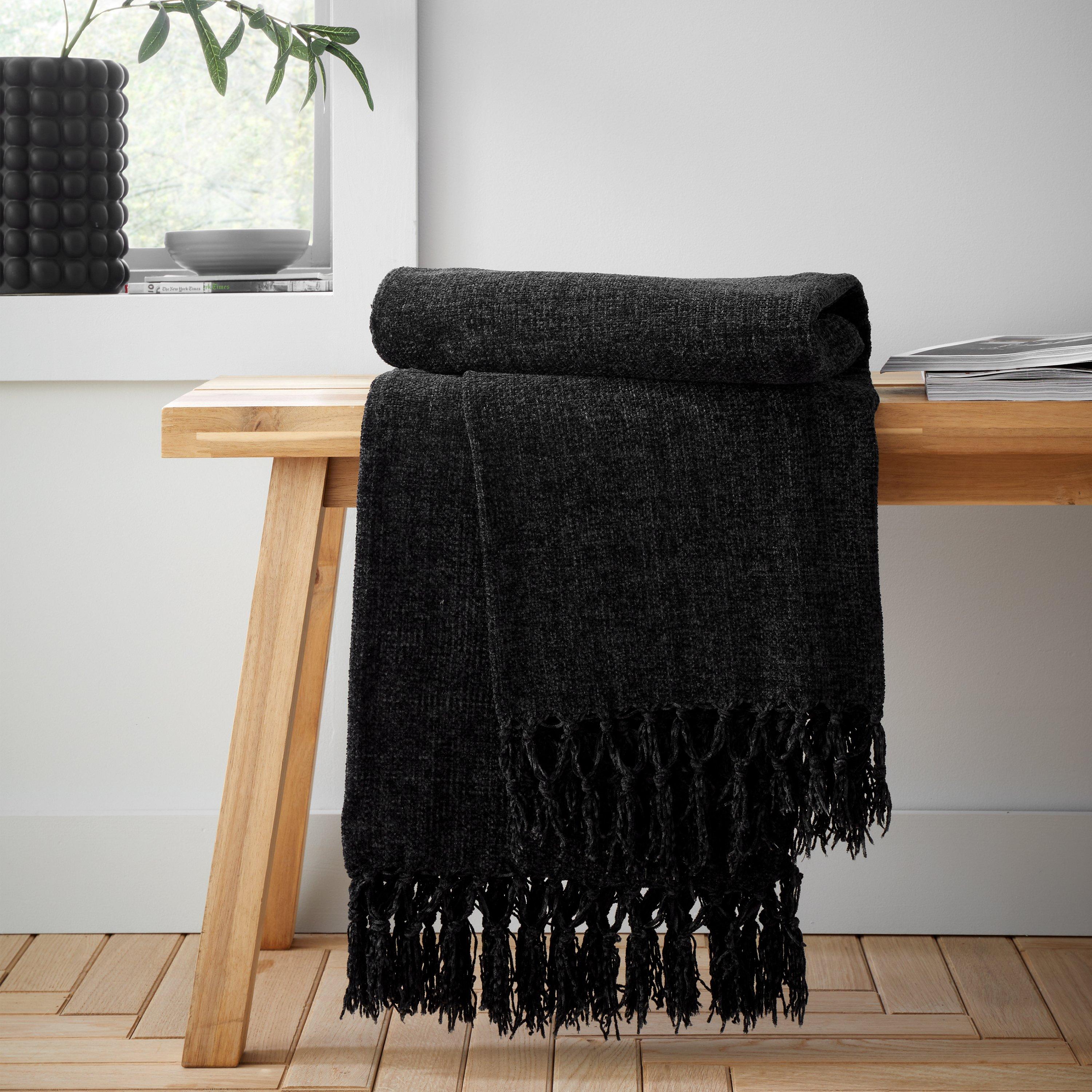 Black - Catherine Lansfield - Wilson Plain Chenille Blanket Throw - 1