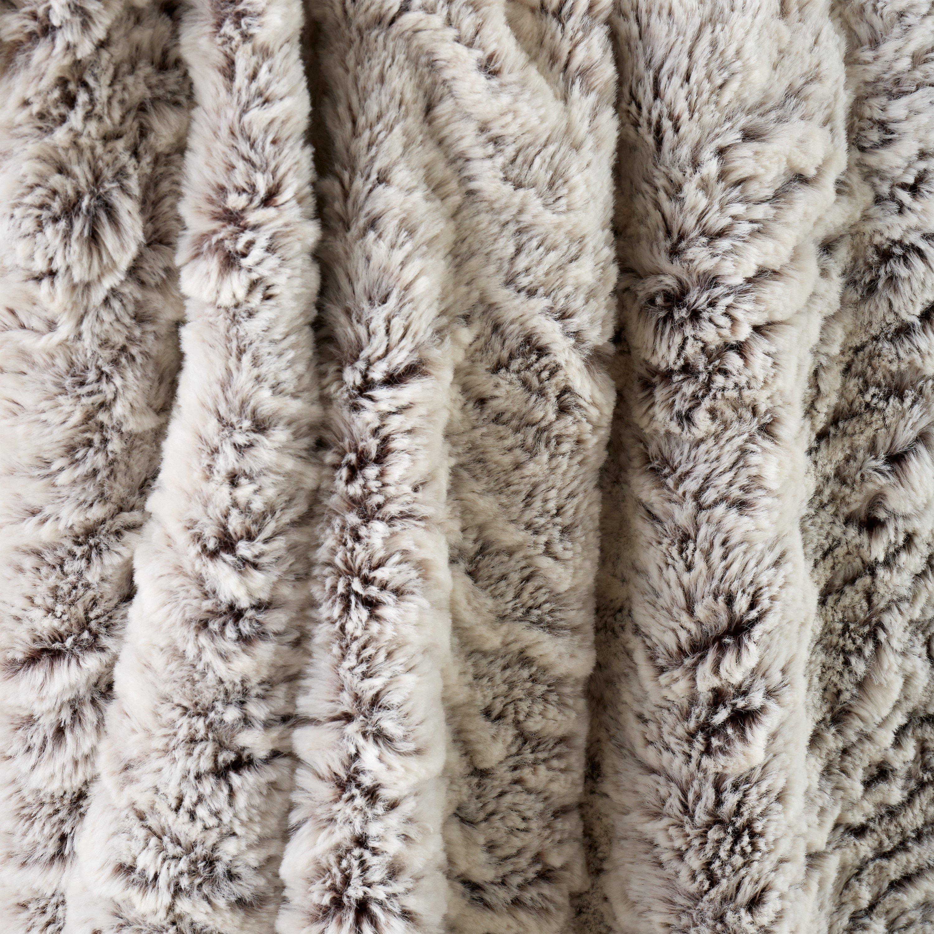 Neutral - Catherine Lansfield - Wolf Faux Fur Blanket Throw Neutral - 3
