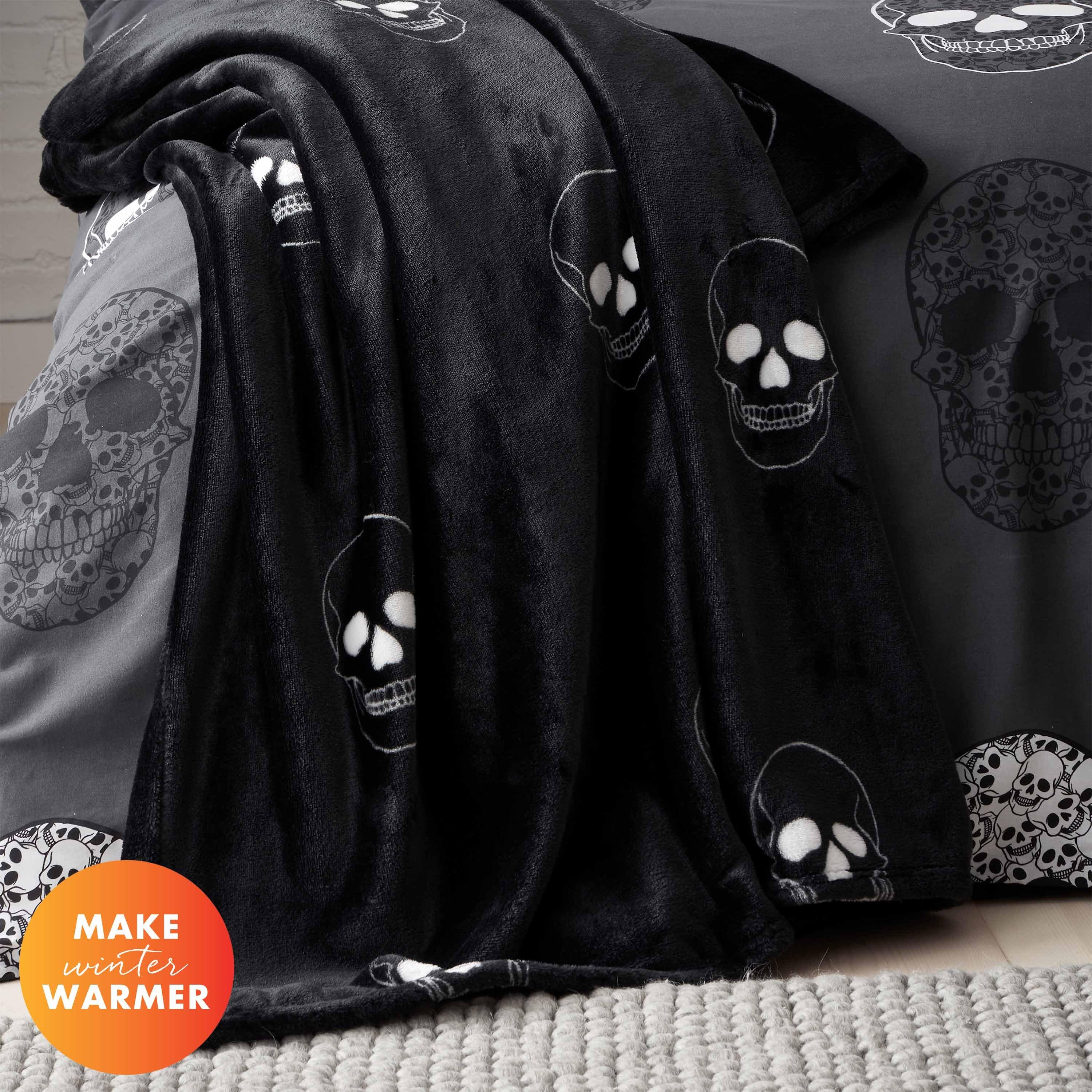 Grey - Catherine Lansfield - Skulls Cosy Fleece Blanket Throw - 1