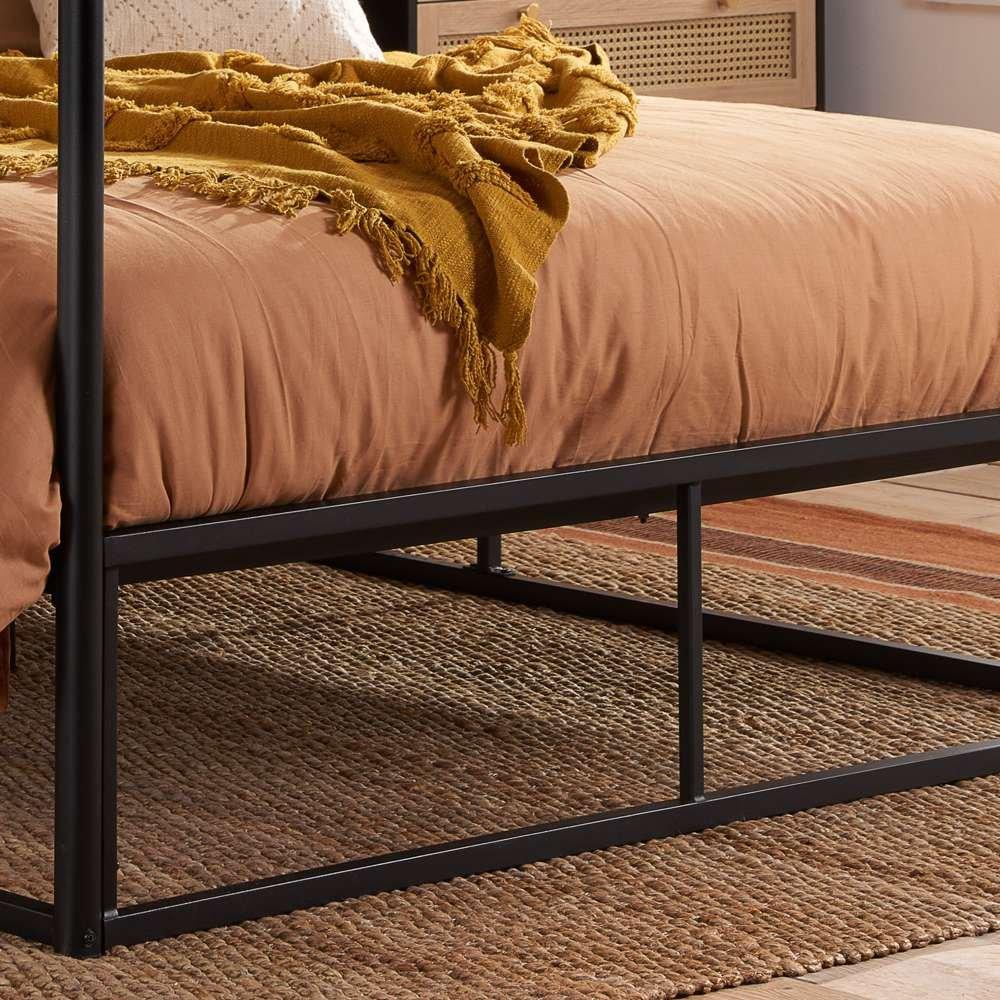 Black - Birlea - Farringdon 4 Poster Metal Bed - 2