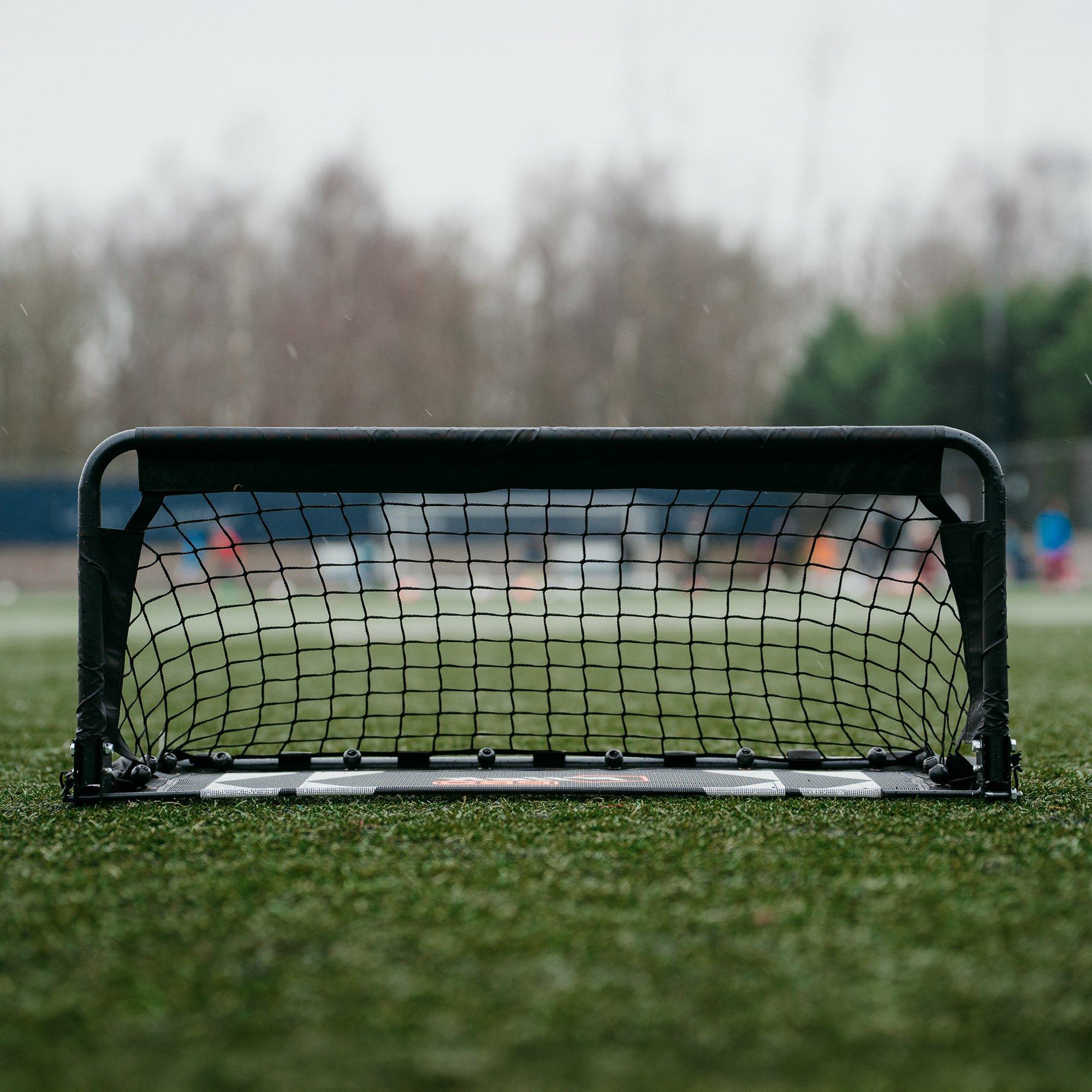 Black & Orange - Football Flick - PRO Felxfold Rebounder - 9