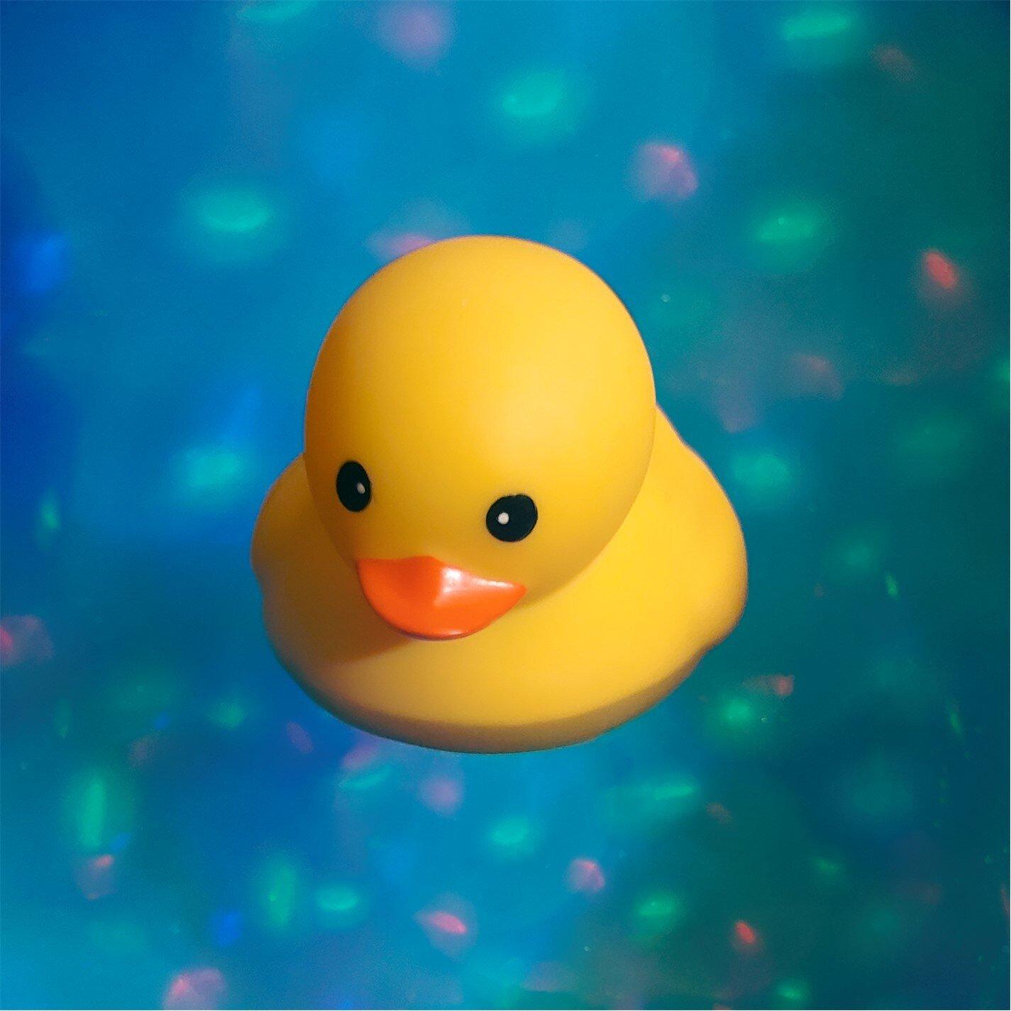 Yellow - Gift Republic - BOOGIE BATH DUCK - Underwater Disco Light - 2