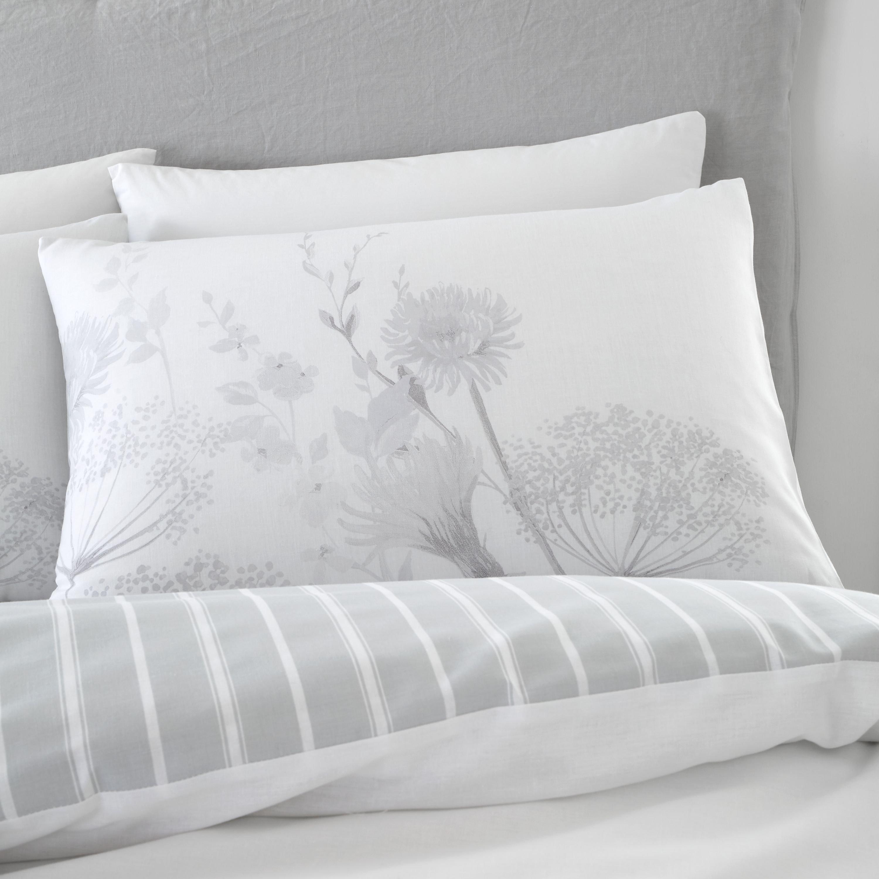 White - Catherine Lansfield - Meadowsweet Floral Reversible Duvet Cover Set - 2